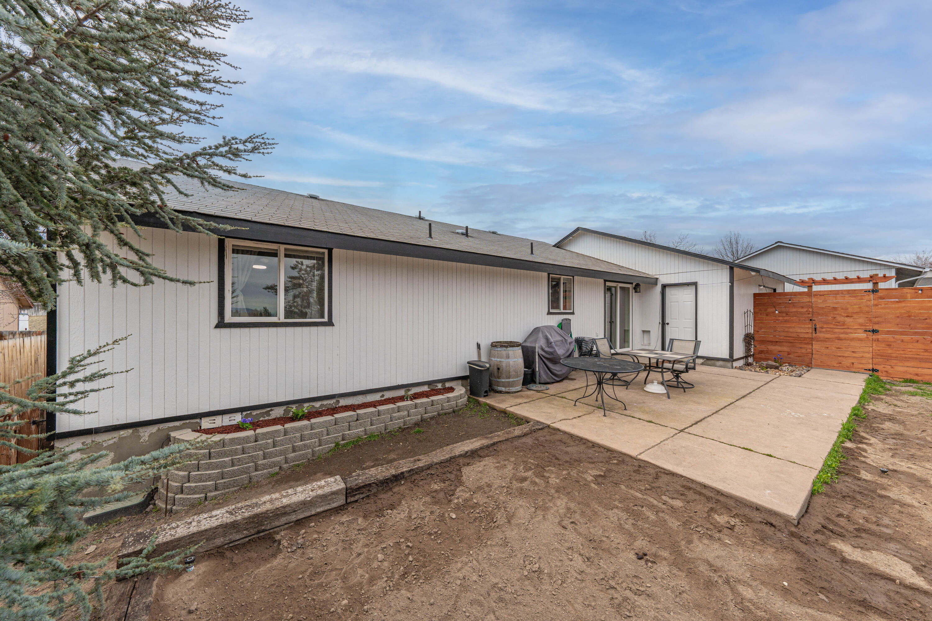 3443 SW Salmon Avenue