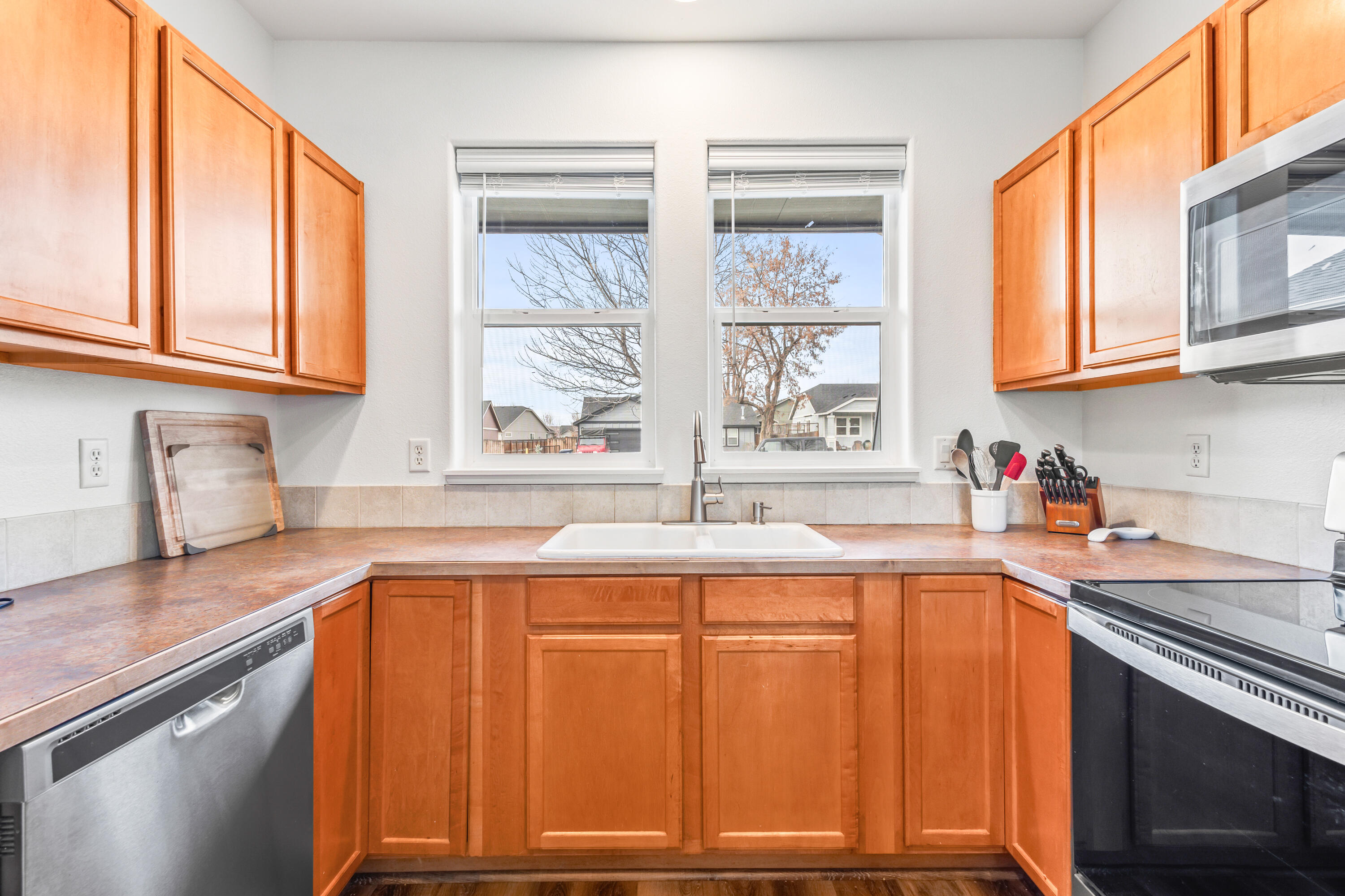 3244 SW Peridot Avenue