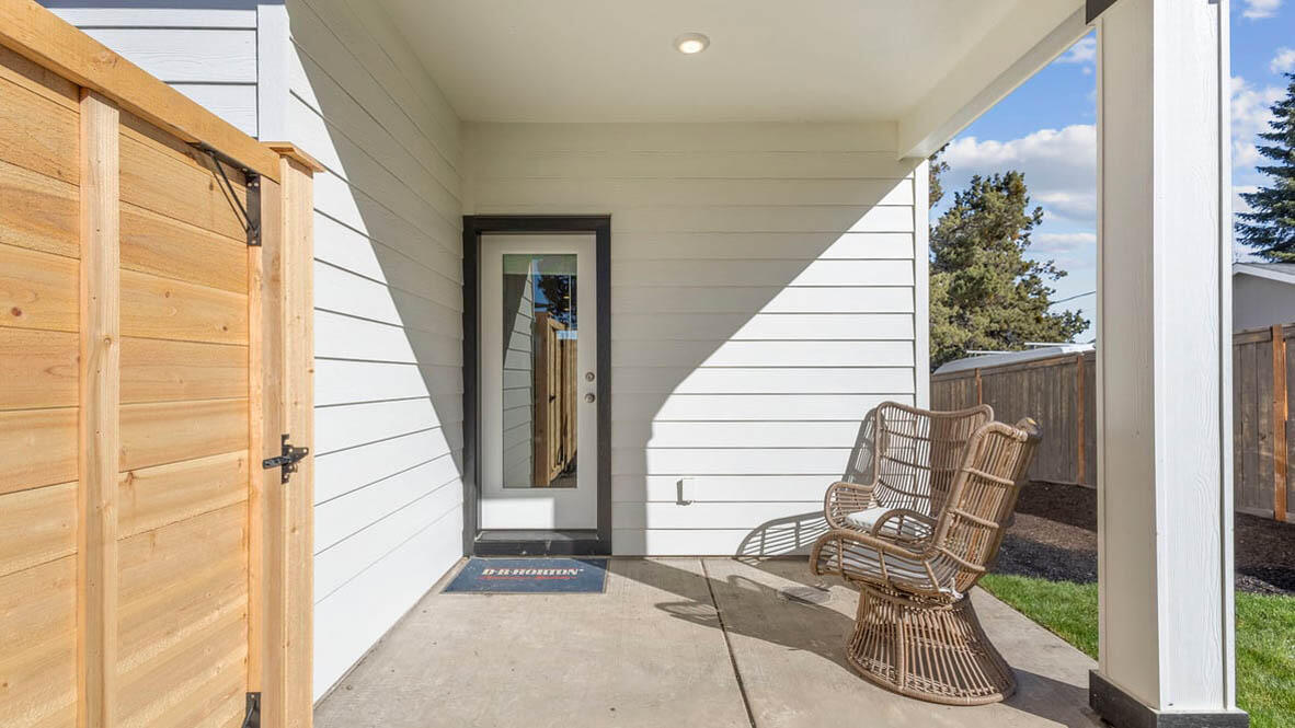 2735 NE Butler Market Road Unit: #33