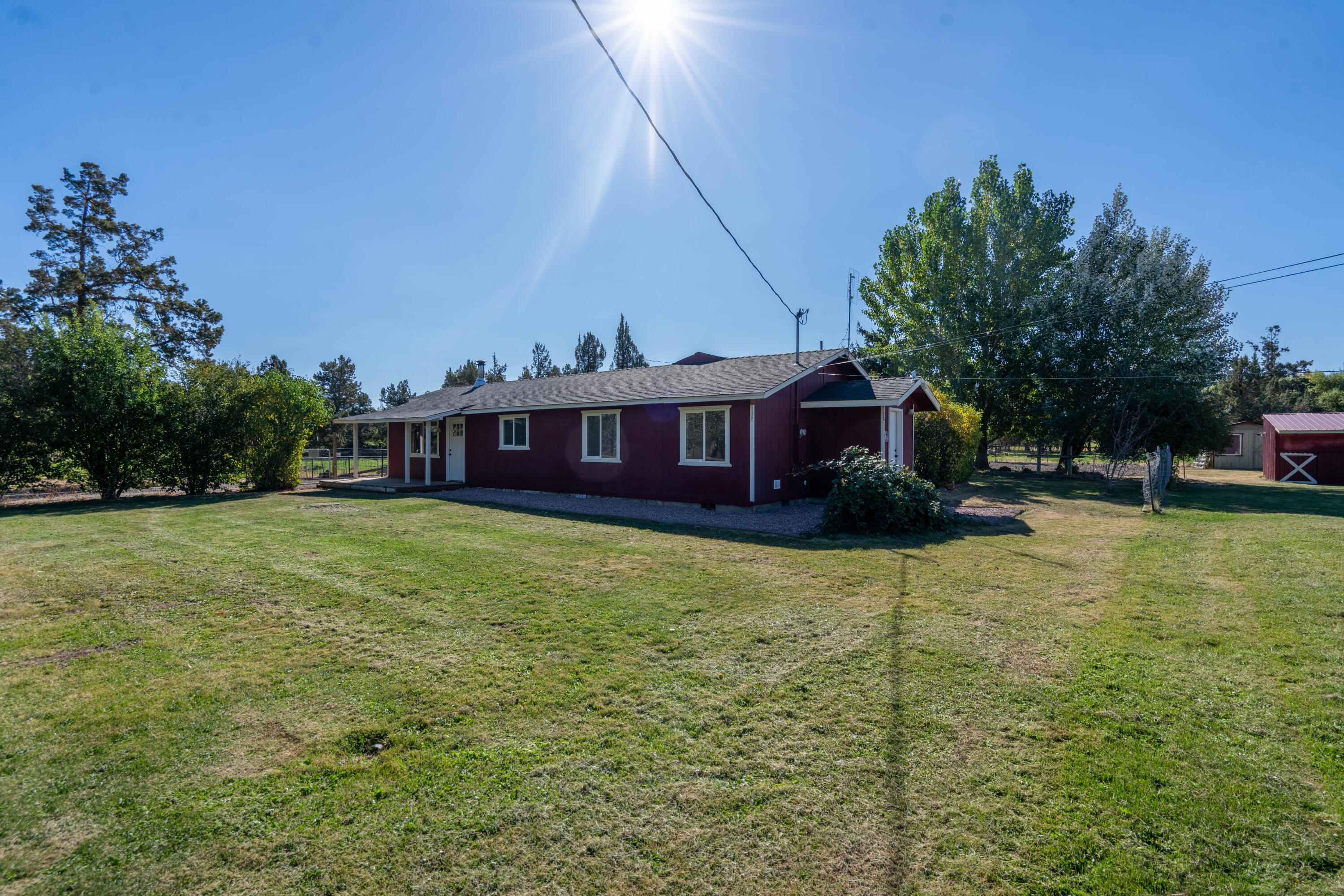 1026 NE Yucca Avenue