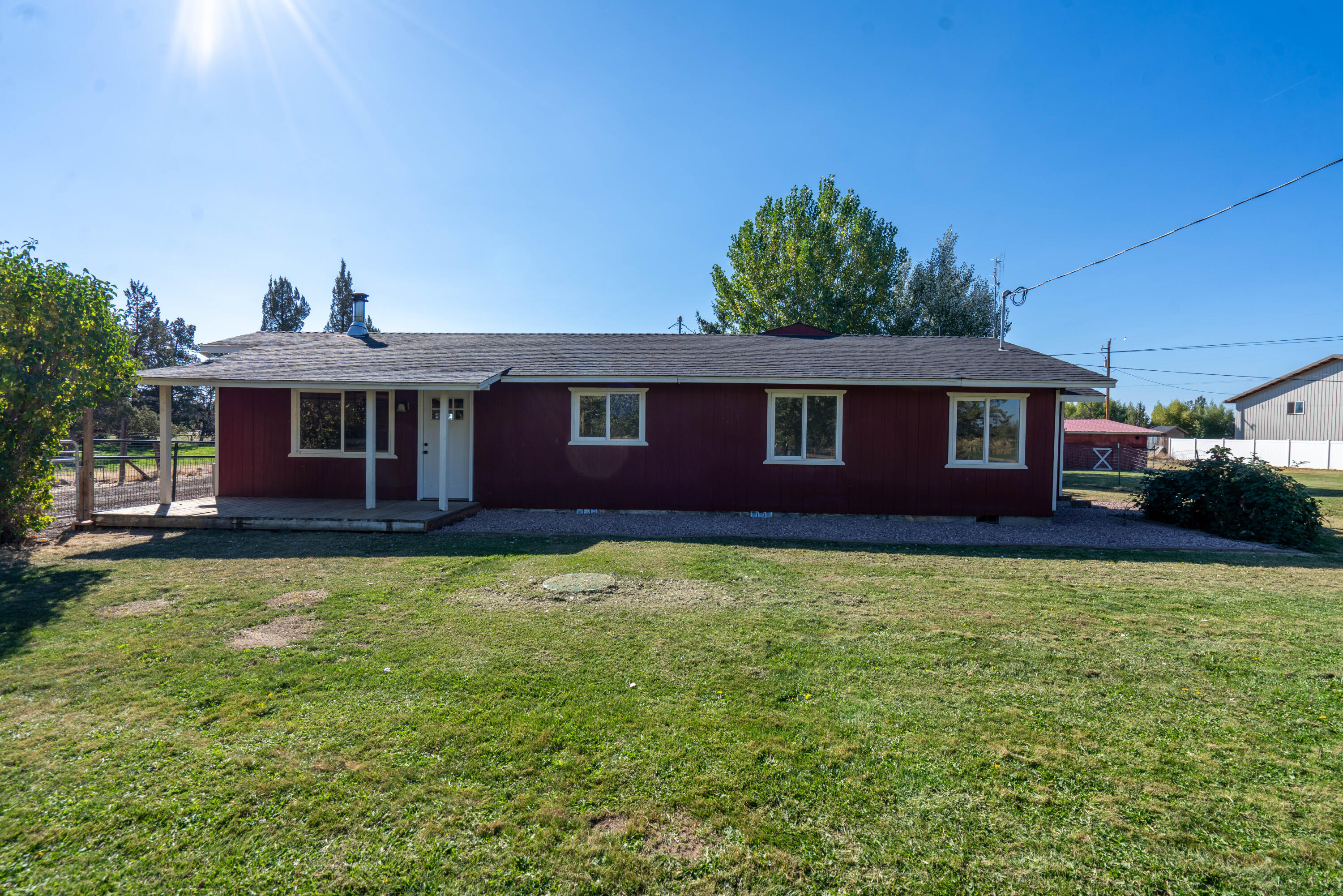 1026 NE Yucca Avenue