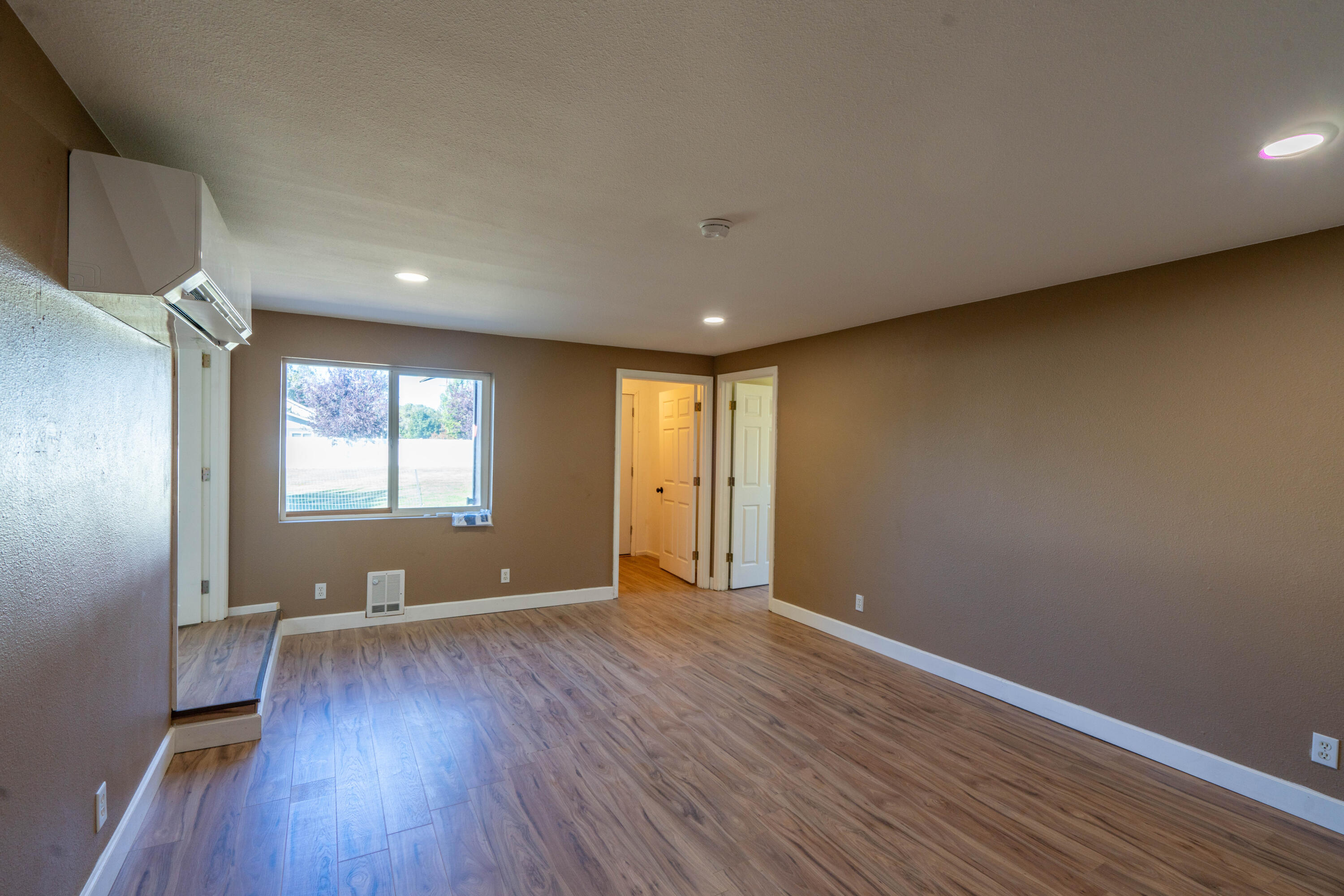 1026 NE Yucca Avenue