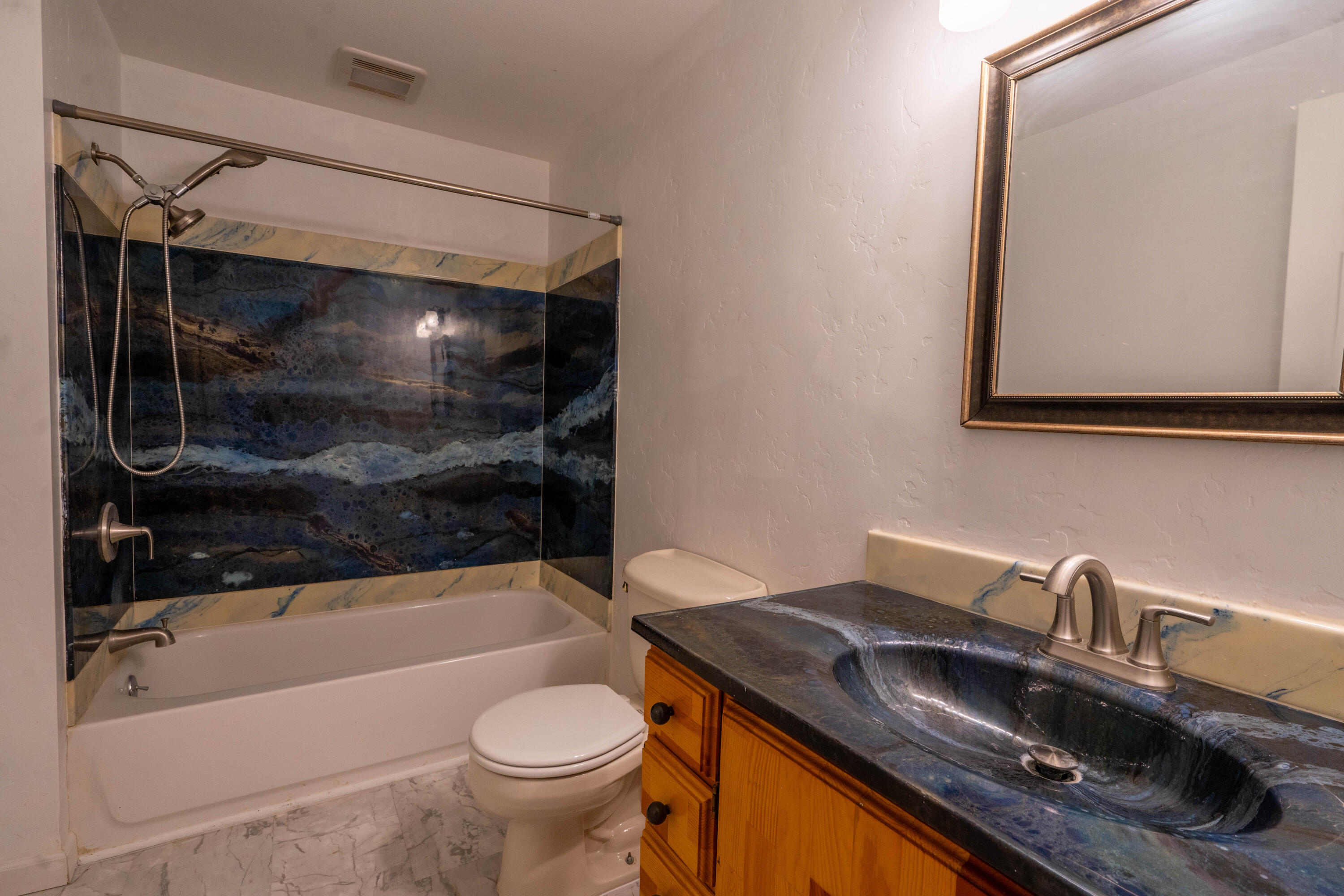 1026 NE Yucca Avenue