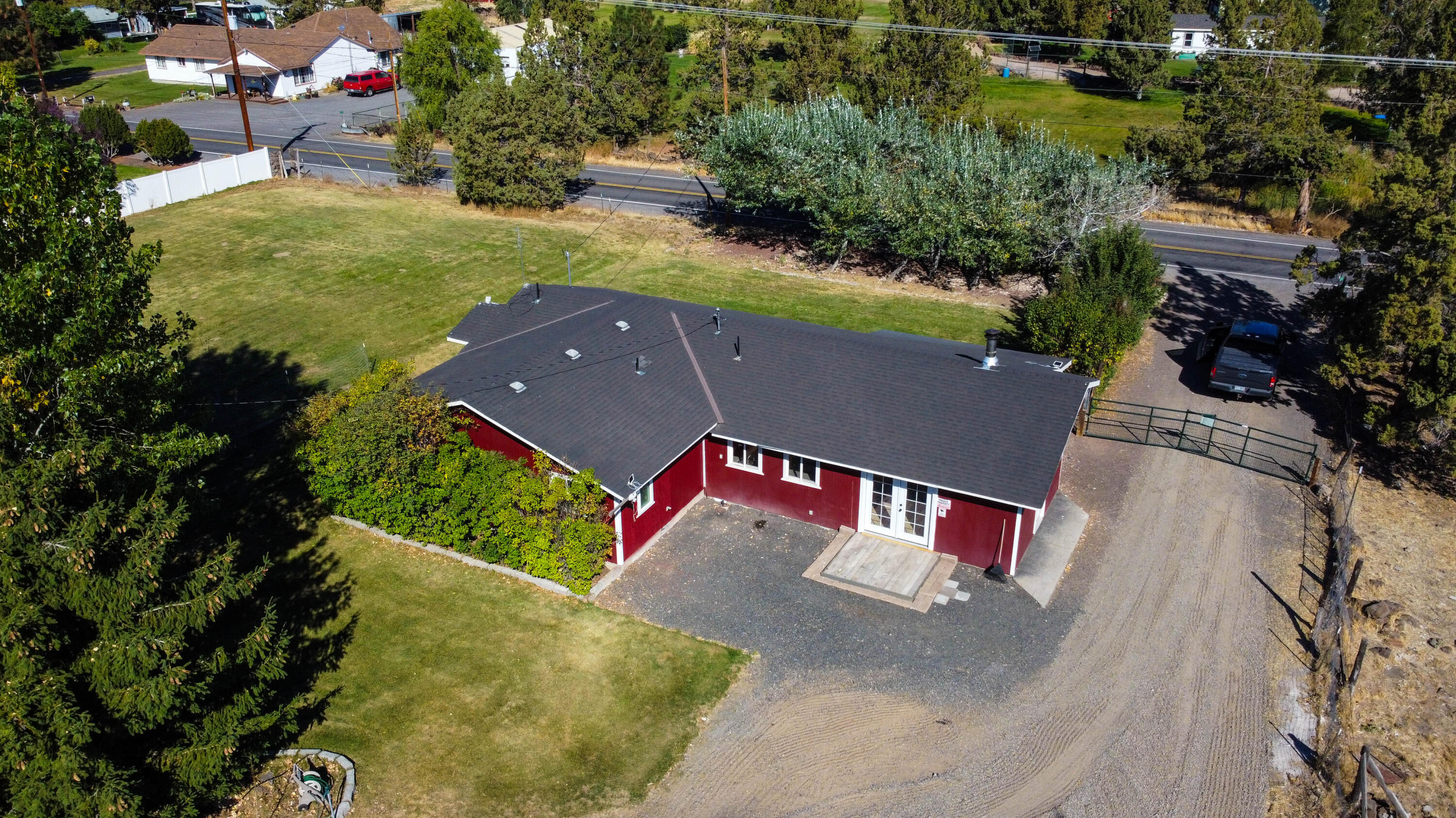 1026 NE Yucca Avenue