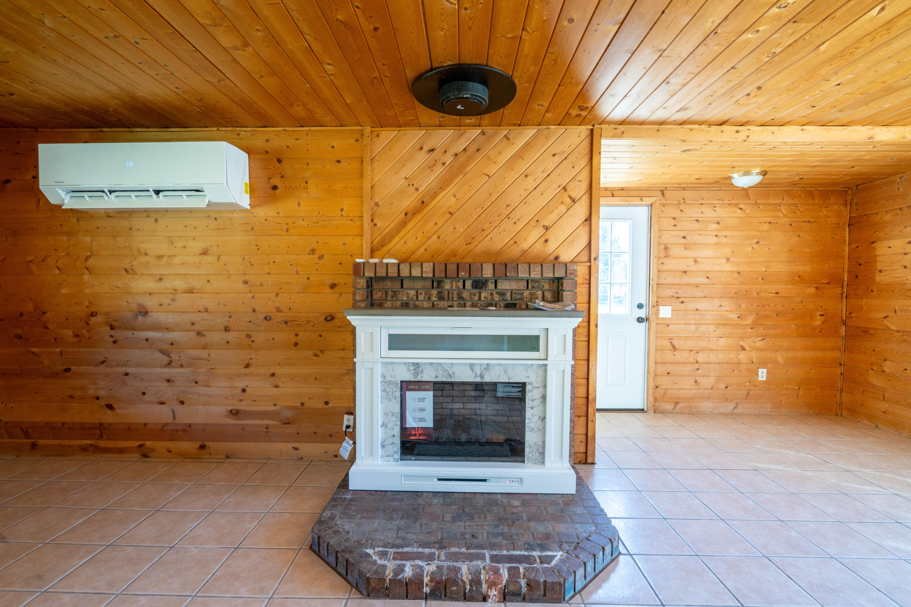 1026 NE Yucca Avenue