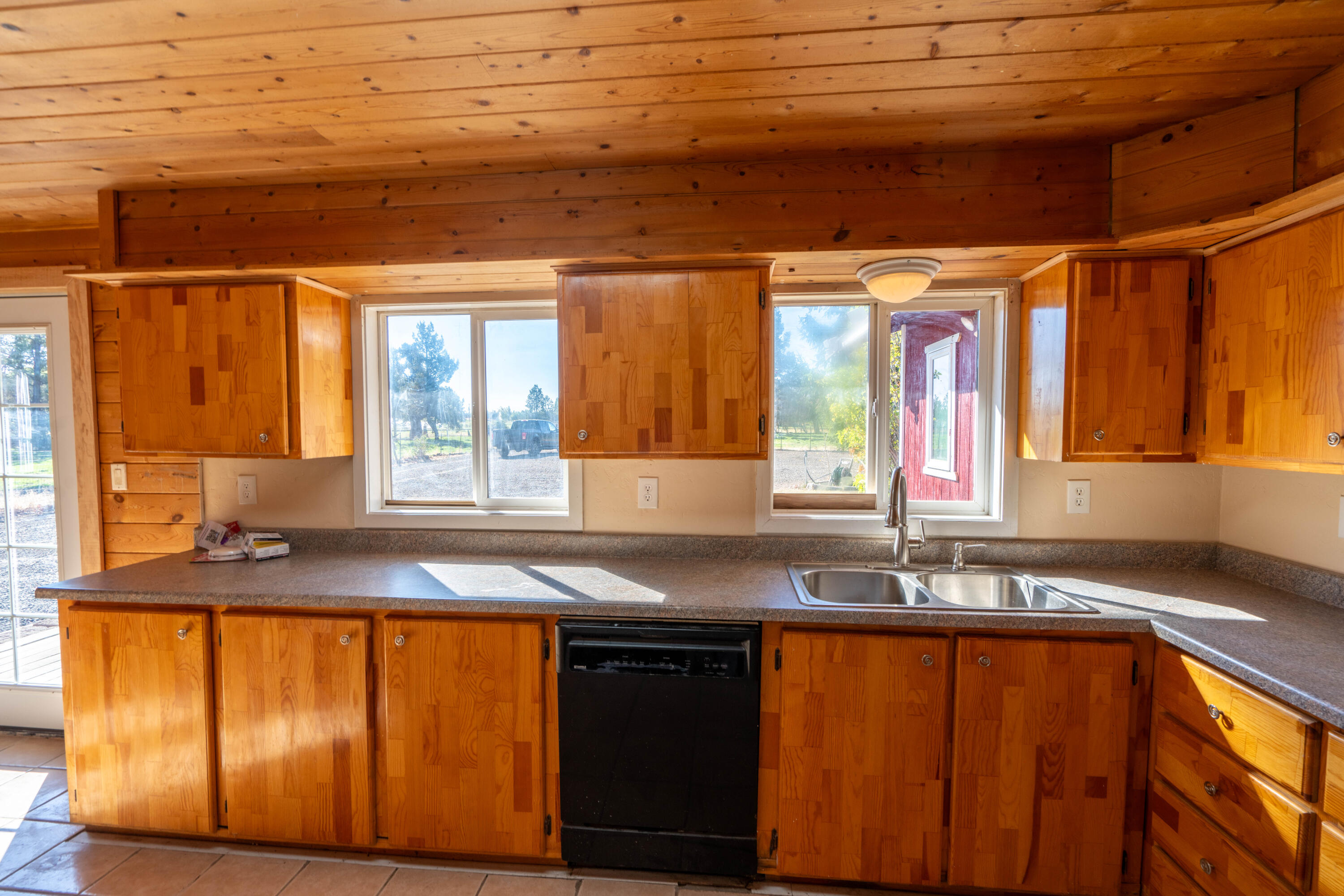 1026 NE Yucca Avenue