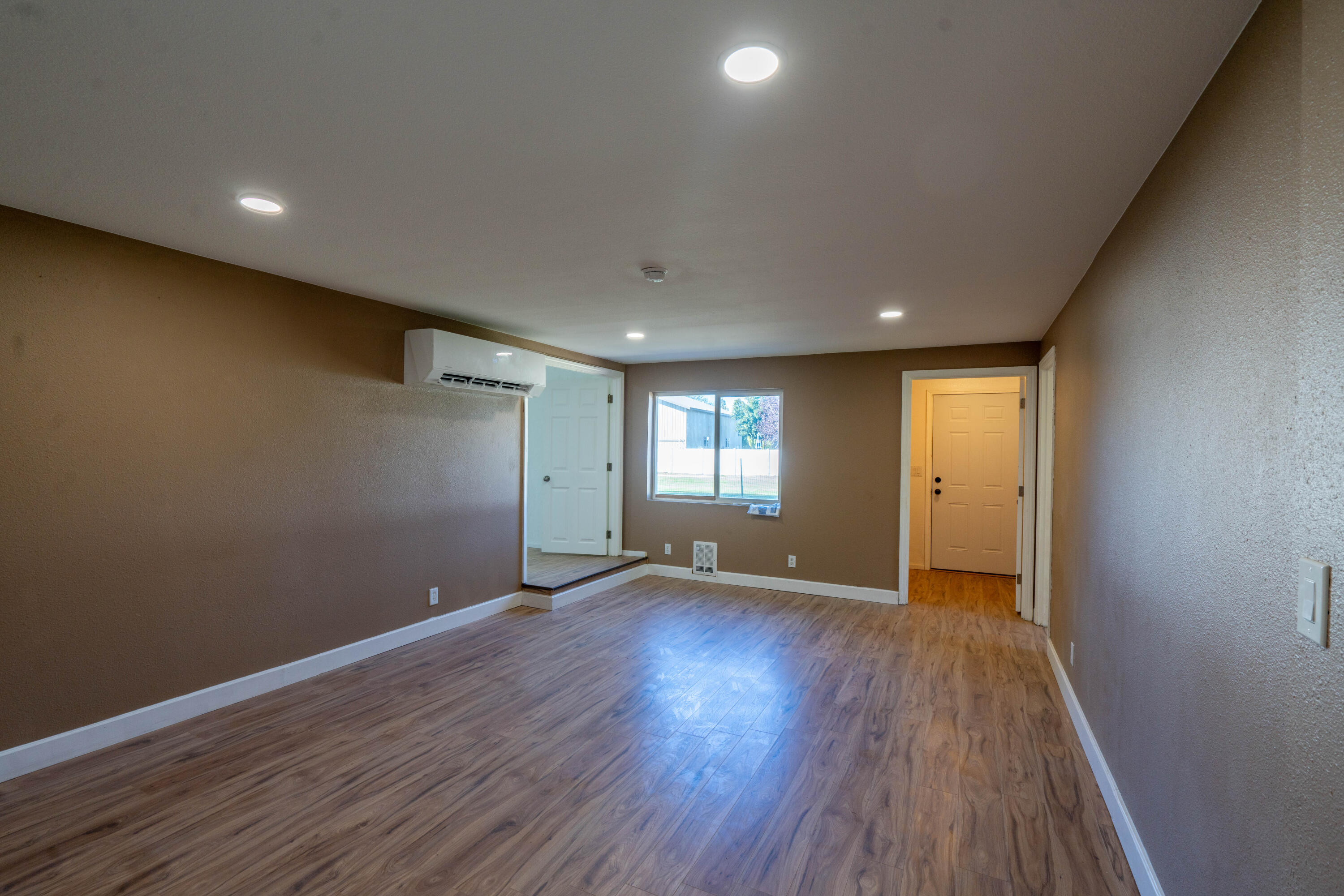 1026 NE Yucca Avenue