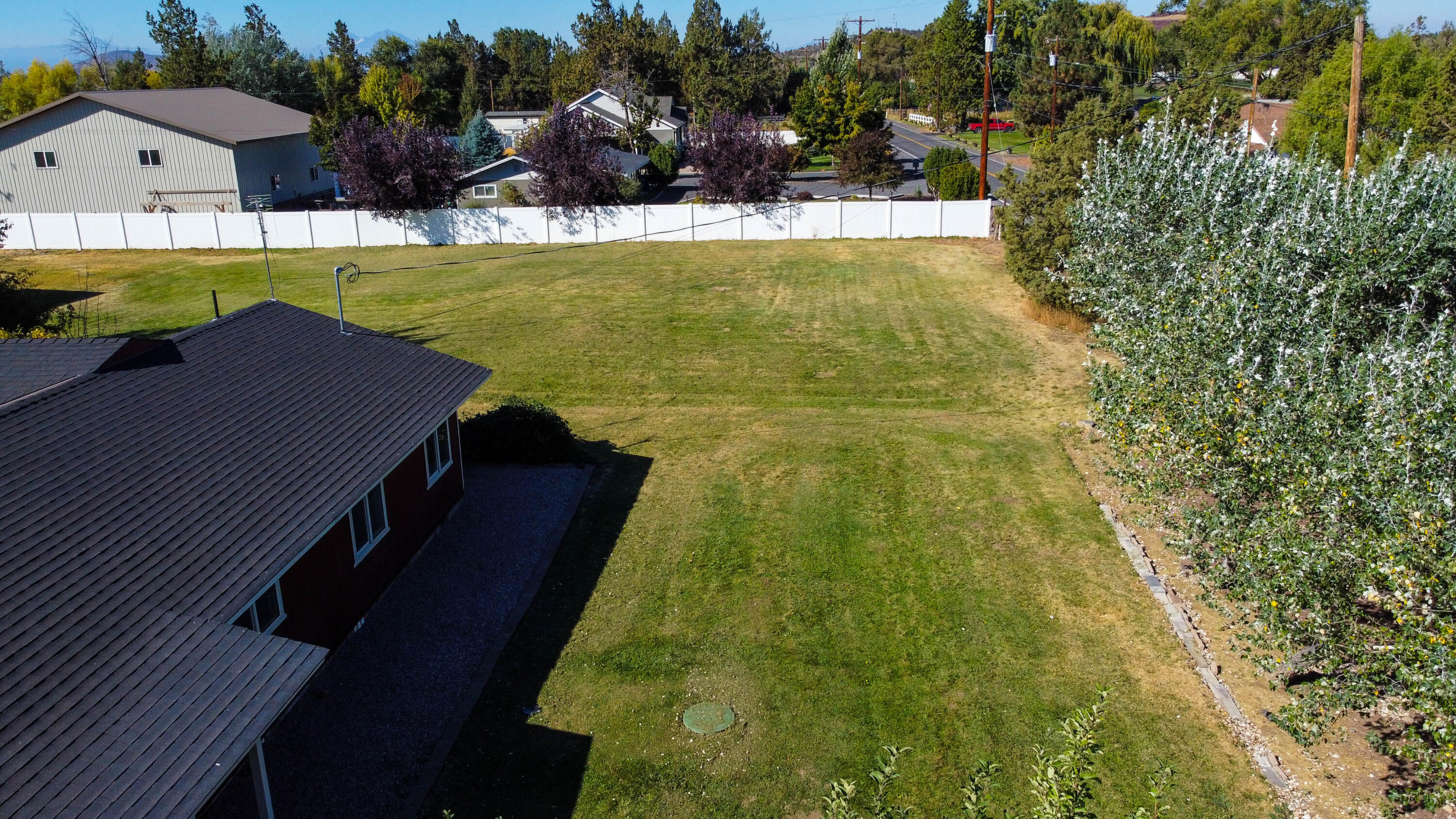 1026 NE Yucca Avenue