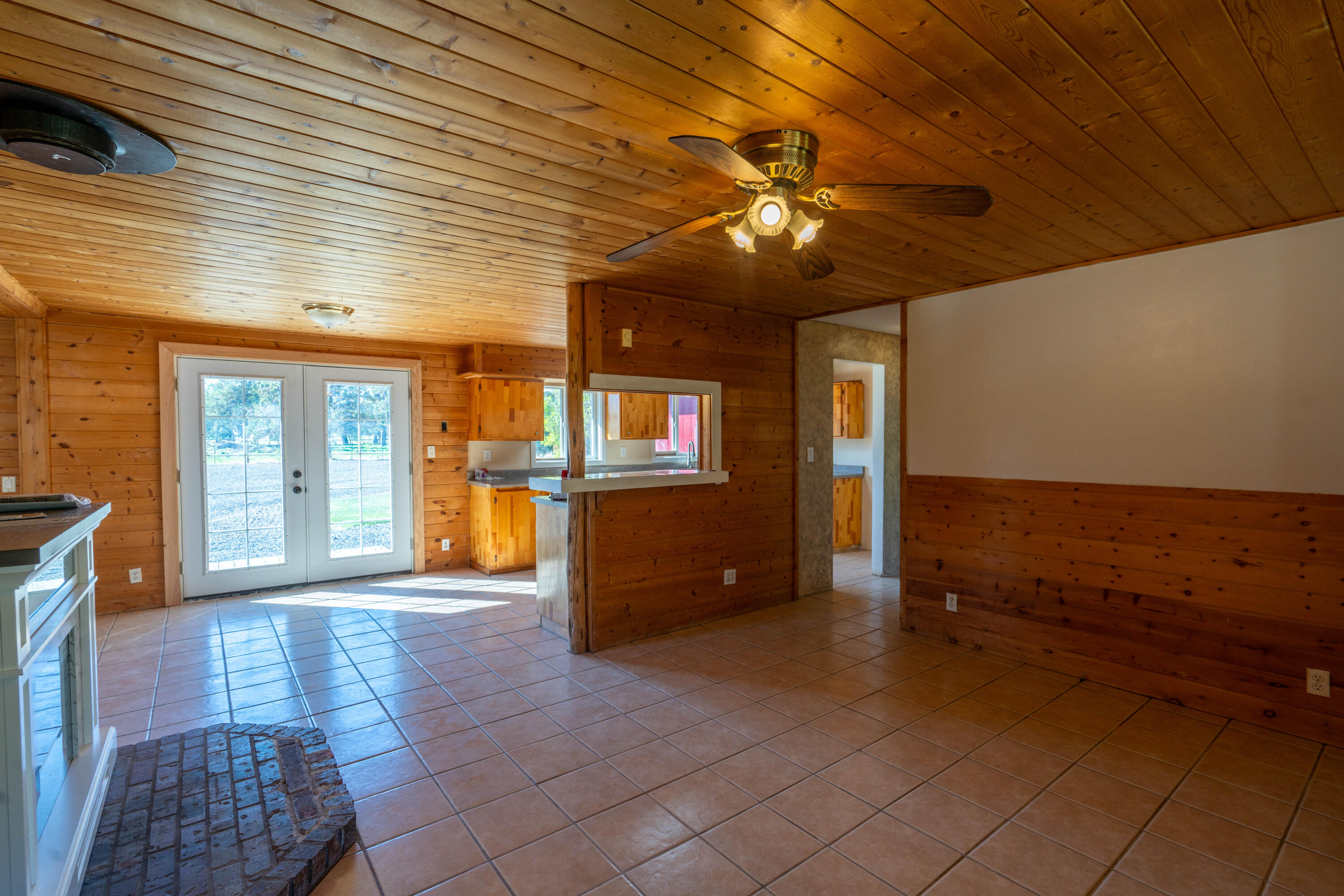 1026 NE Yucca Avenue