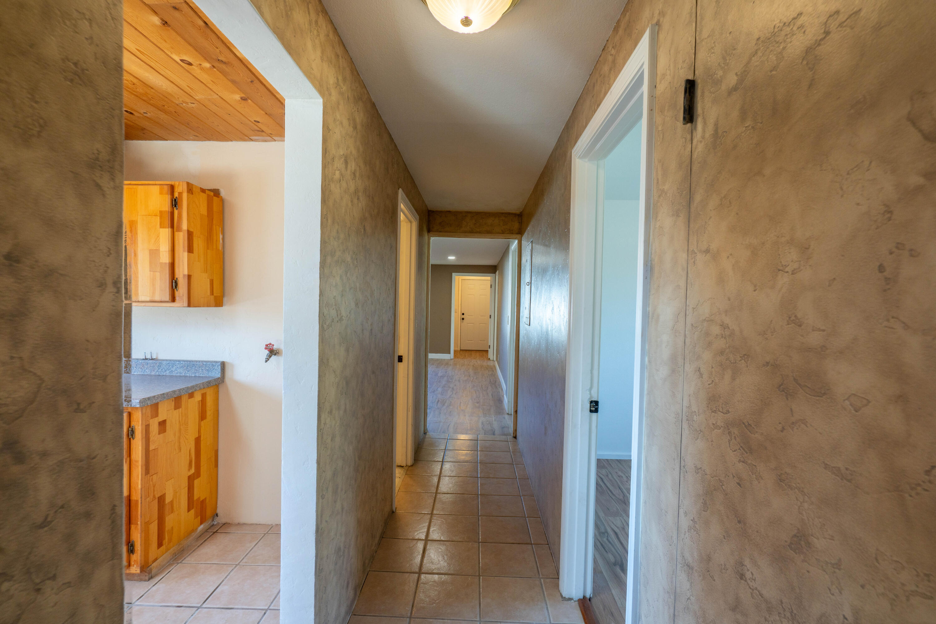 1026 NE Yucca Avenue