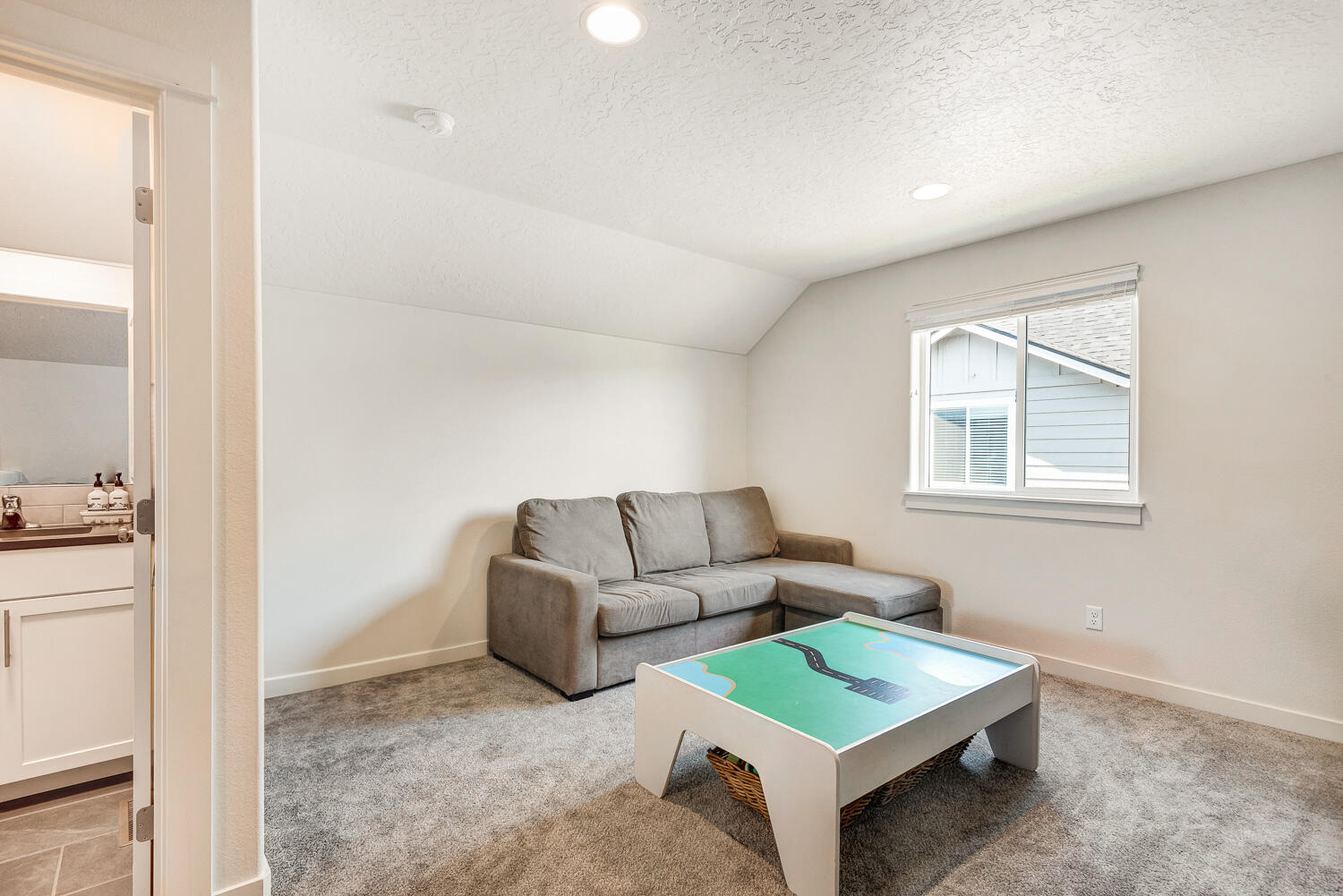 3731 SW Newberry Avenue