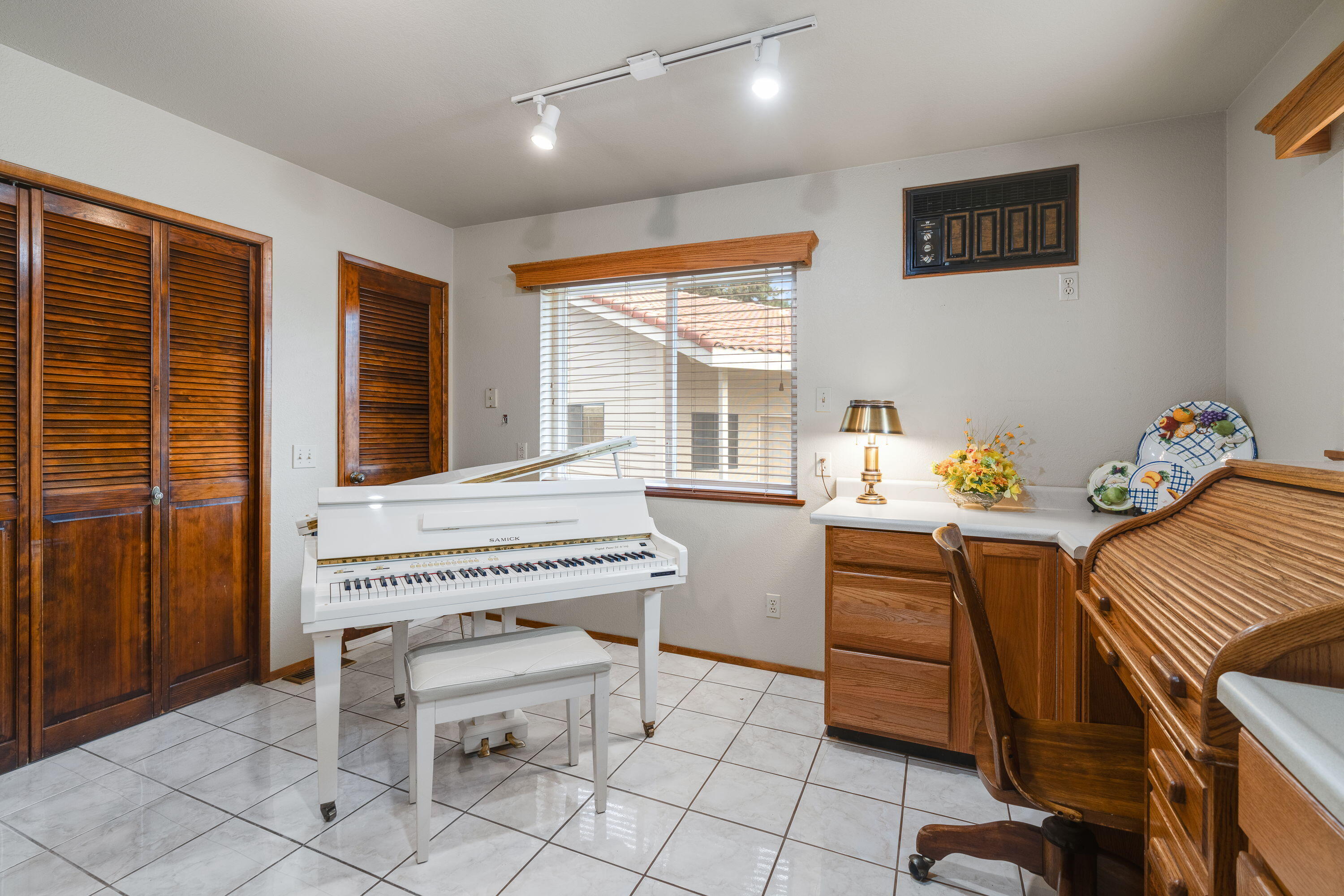 2875 NE Adrian Court