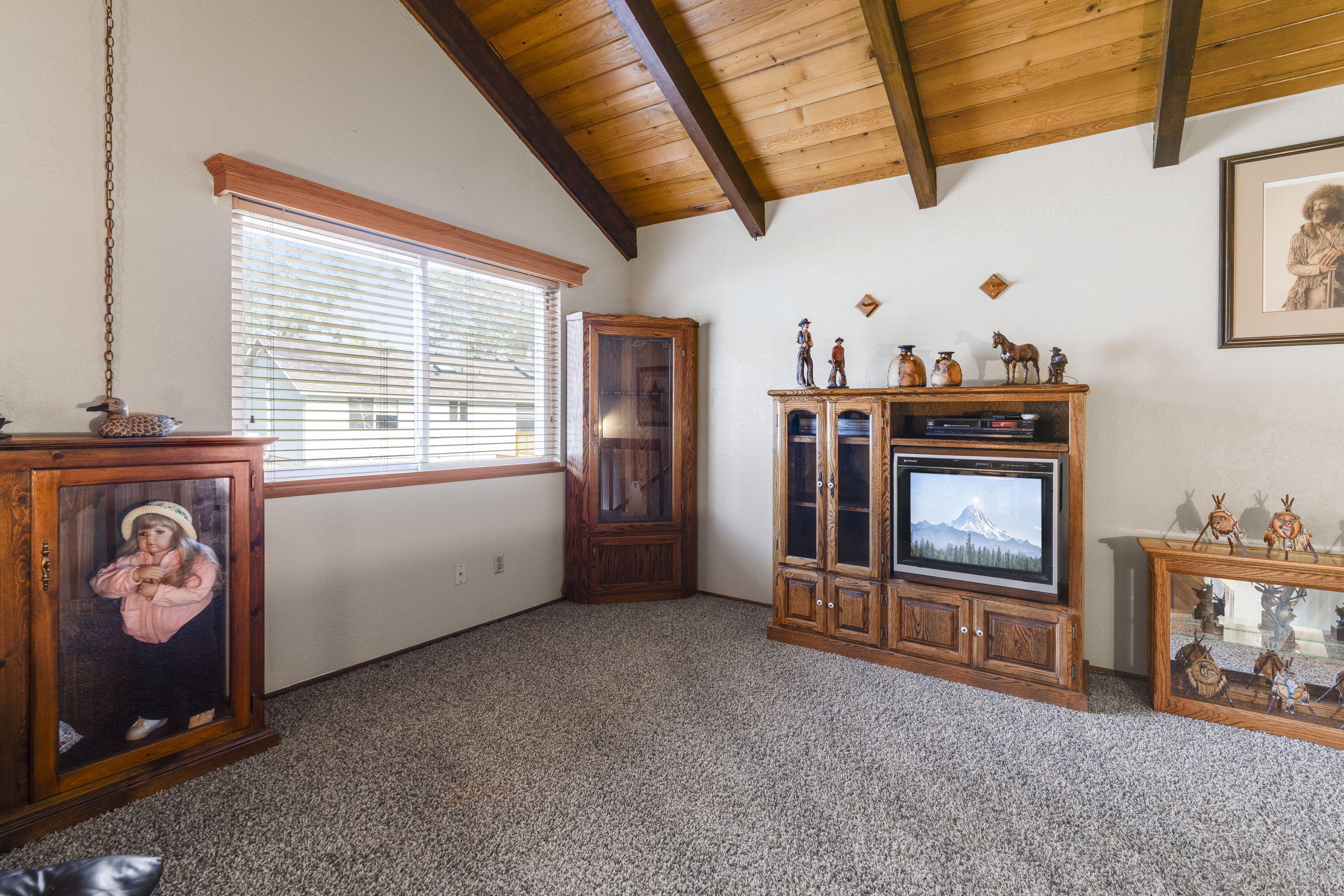 2875 NE Adrian Court