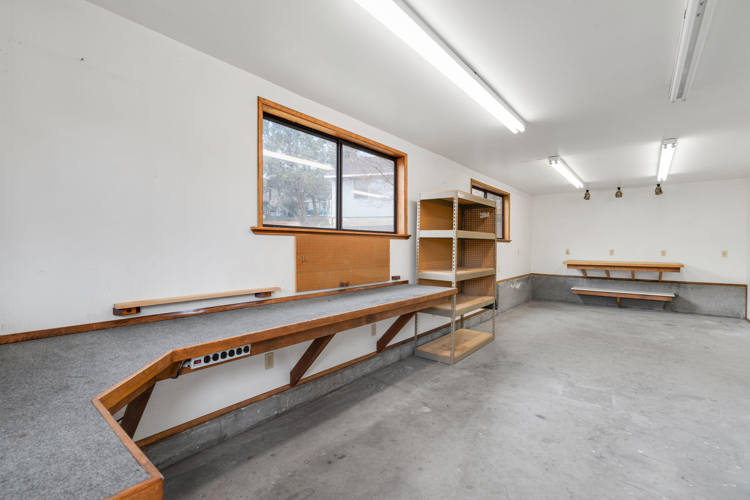 2875 NE Adrian Court