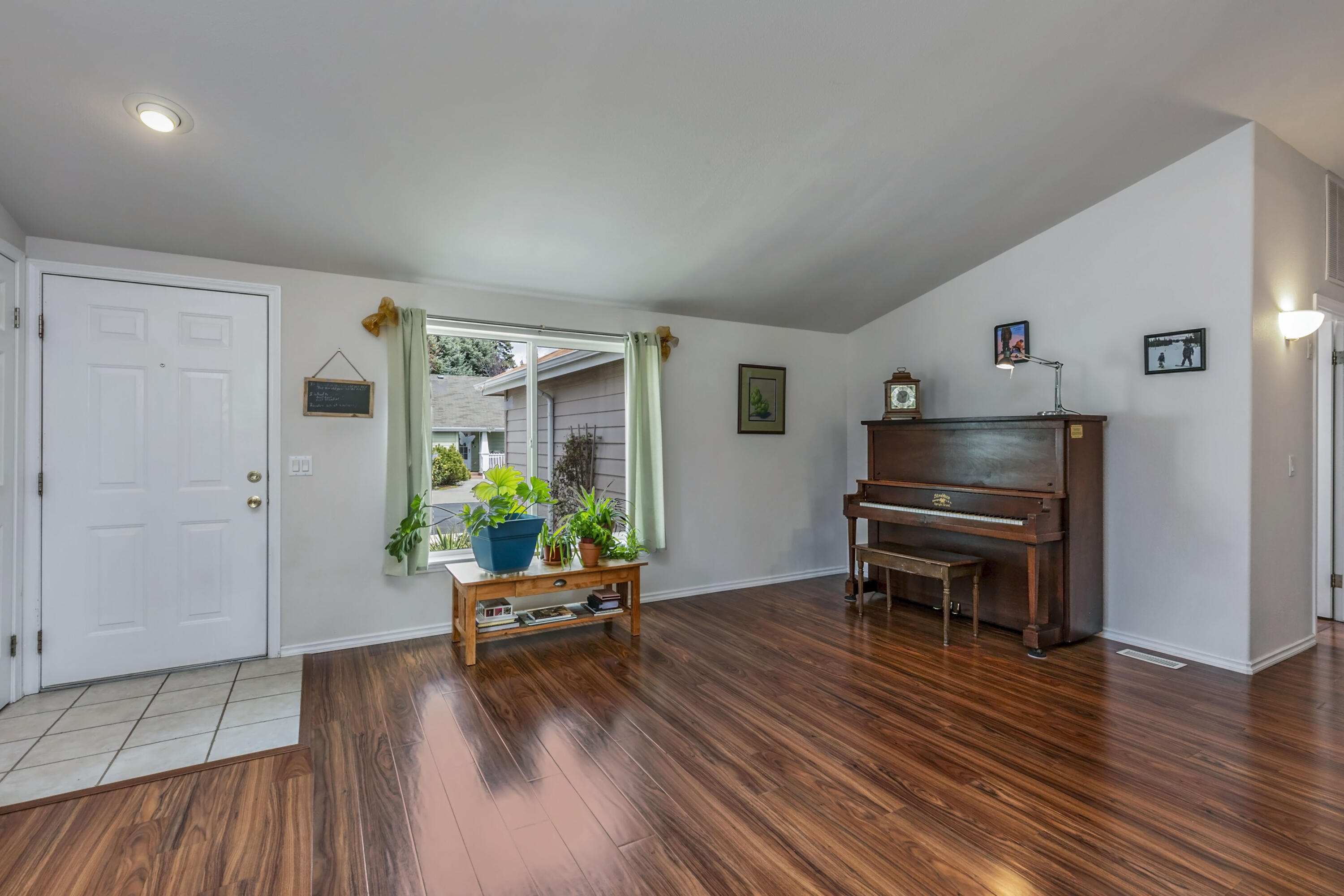 1085 W Collier Glacier Drive