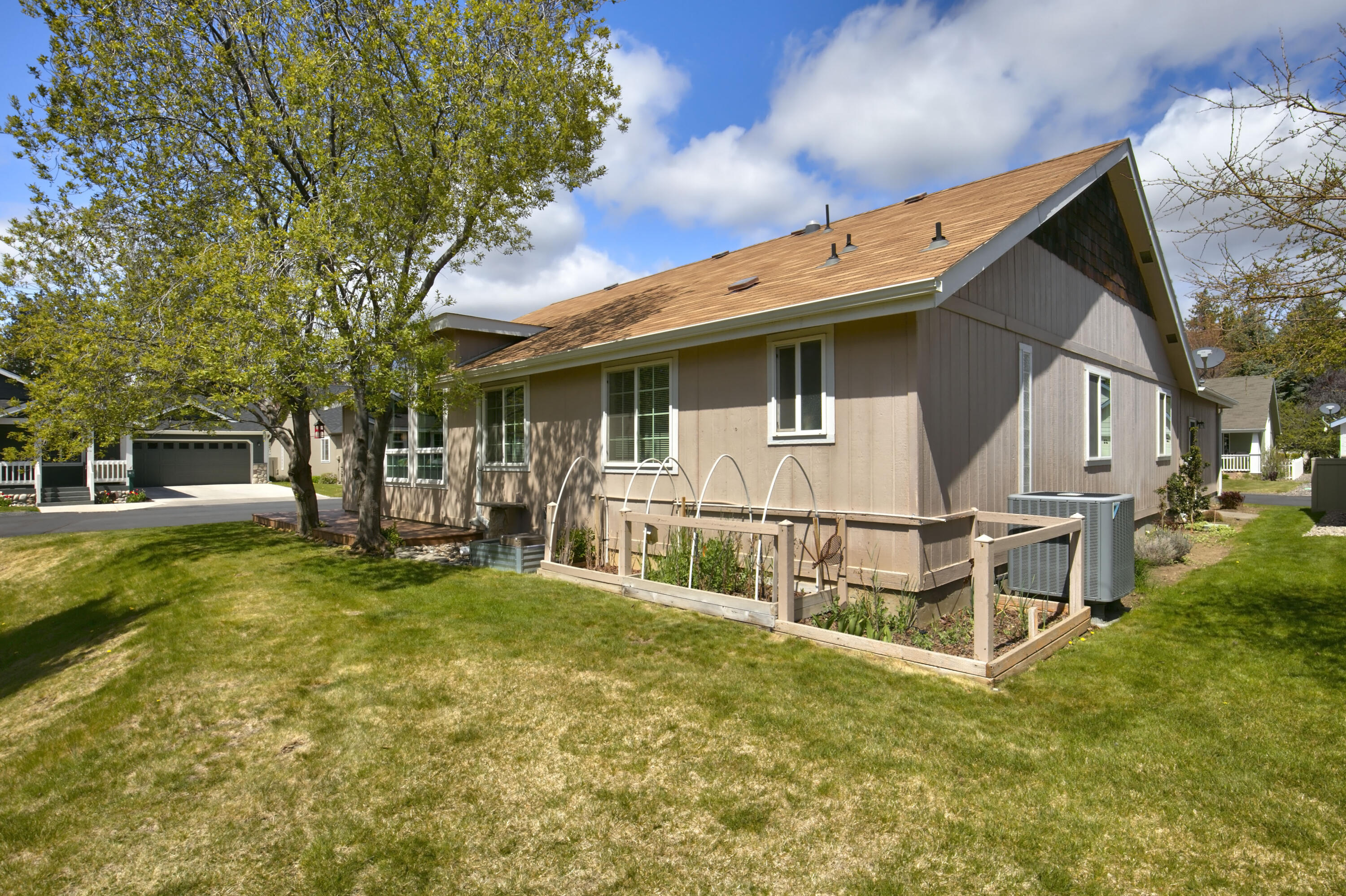 1085 W Collier Glacier Drive