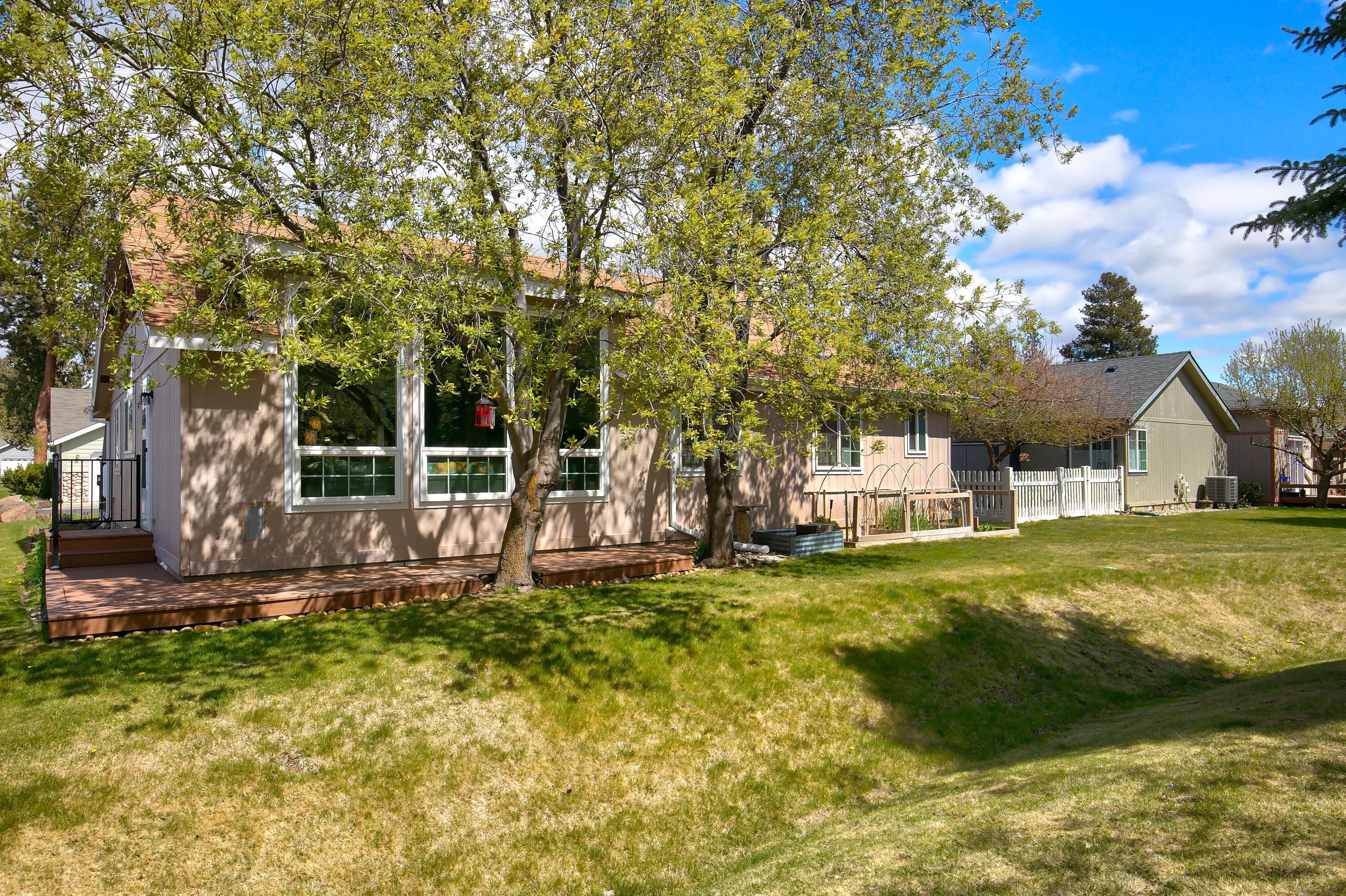 1085 W Collier Glacier Drive