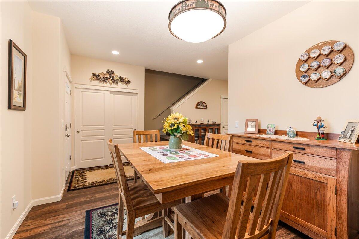 51875 Hollinshead Place