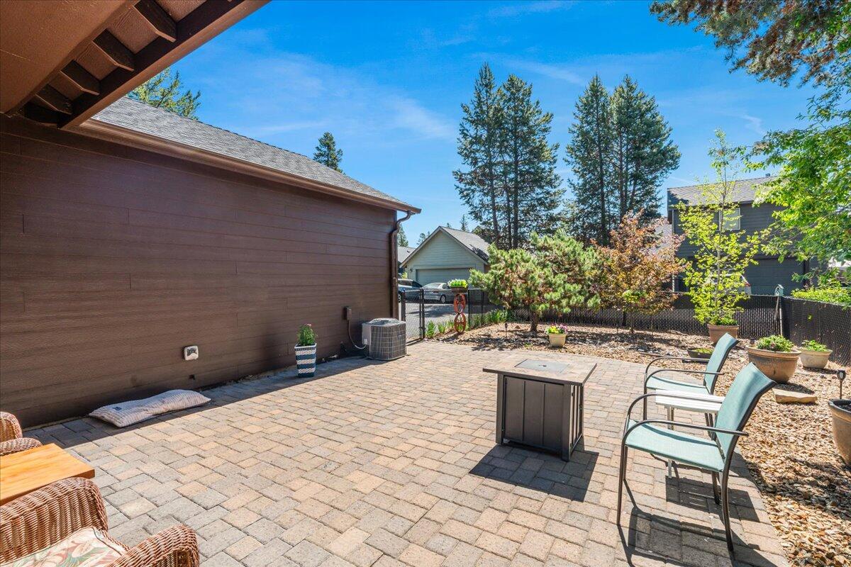 51875 Hollinshead Place