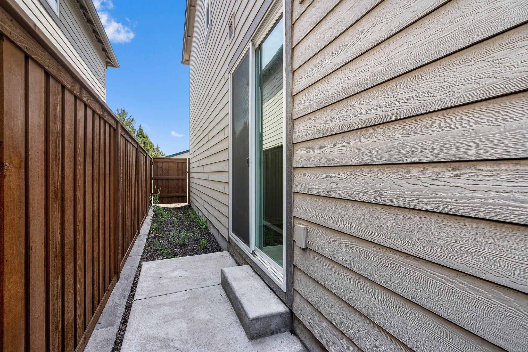 2546 NE Purcell Boulevard