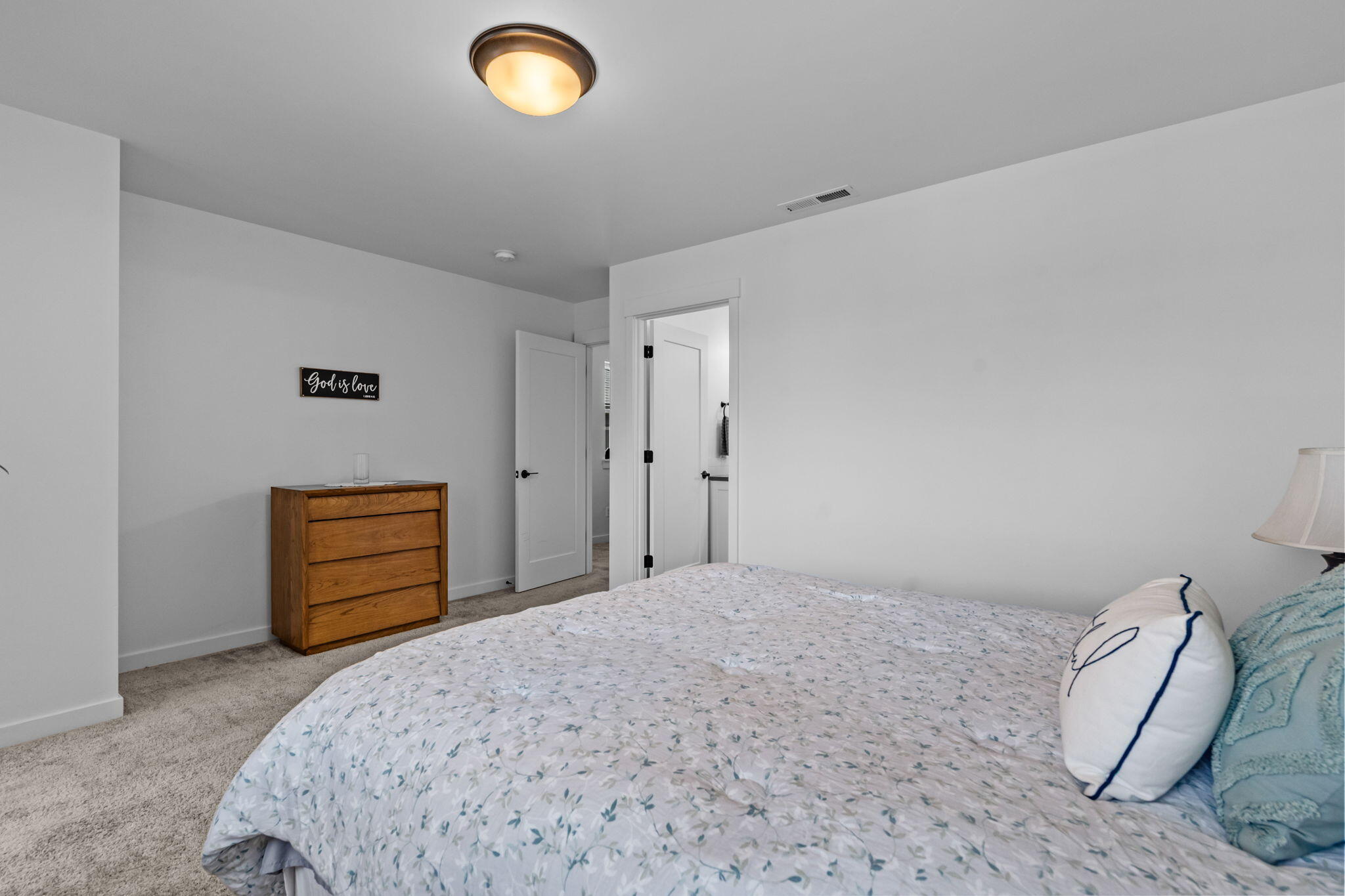 2546 NE Purcell Boulevard