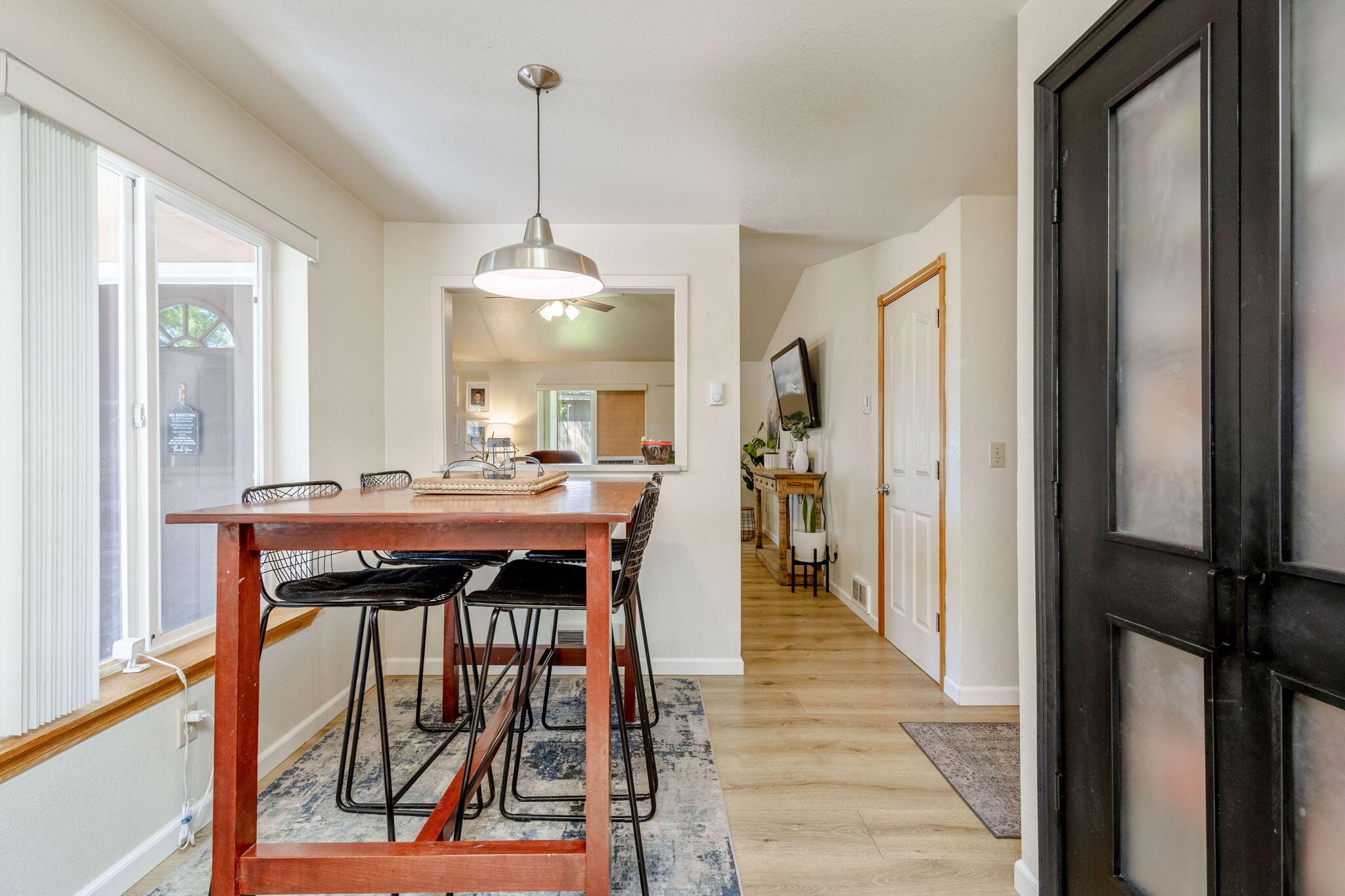 2611 SW Salmon Avenue