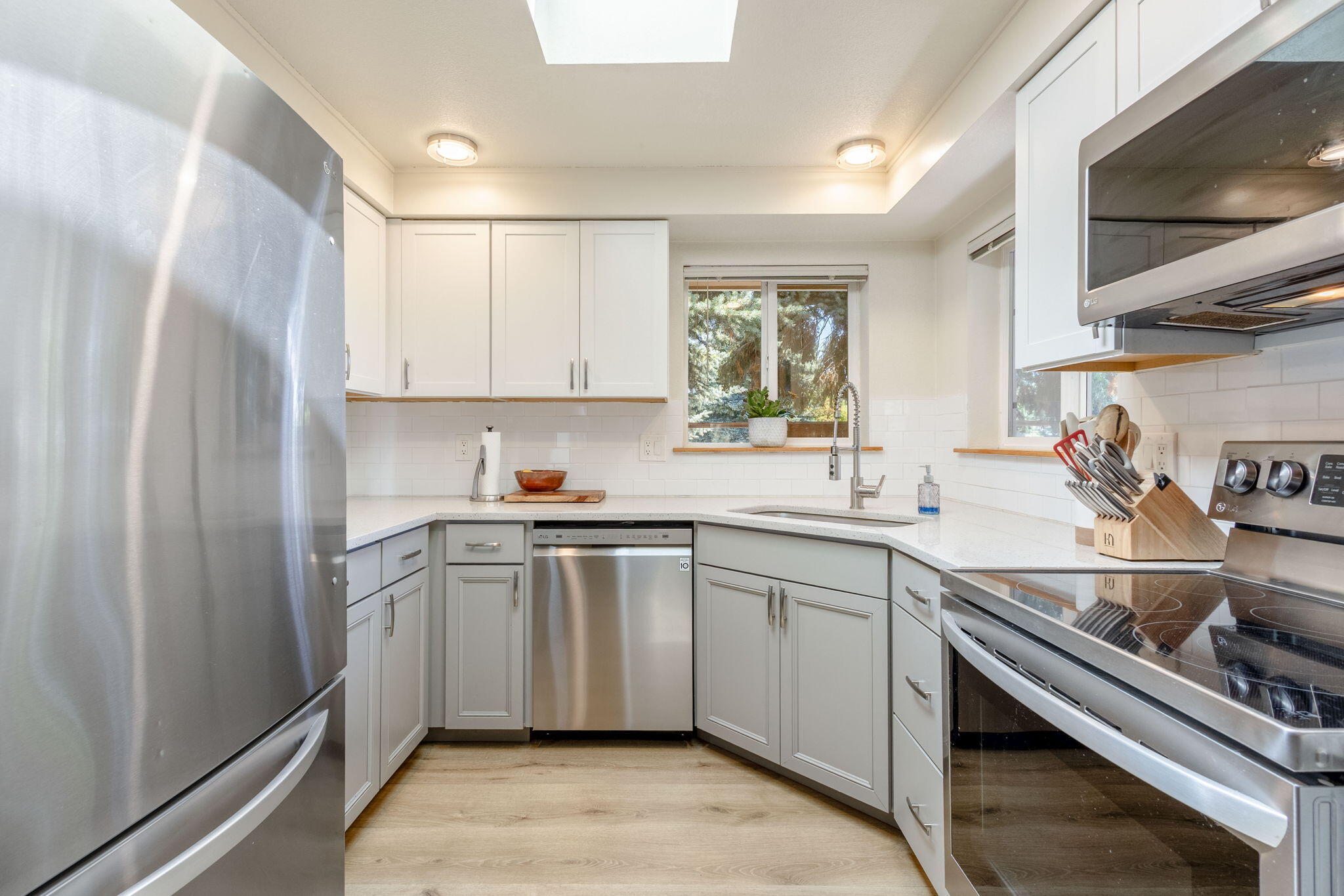 2611 SW Salmon Avenue