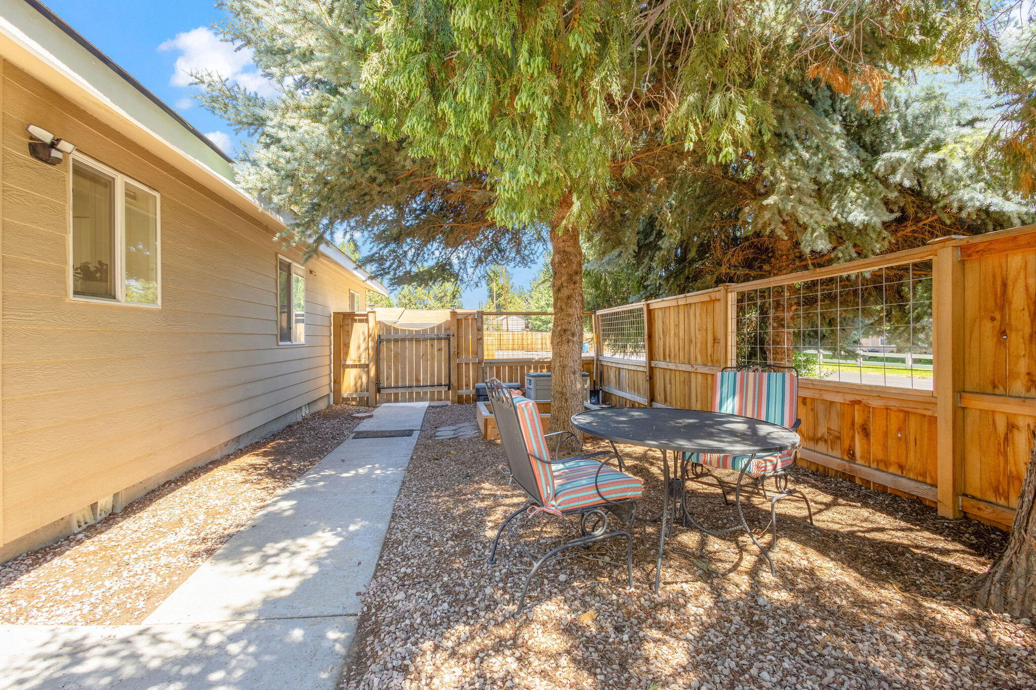 2611 SW Salmon Avenue