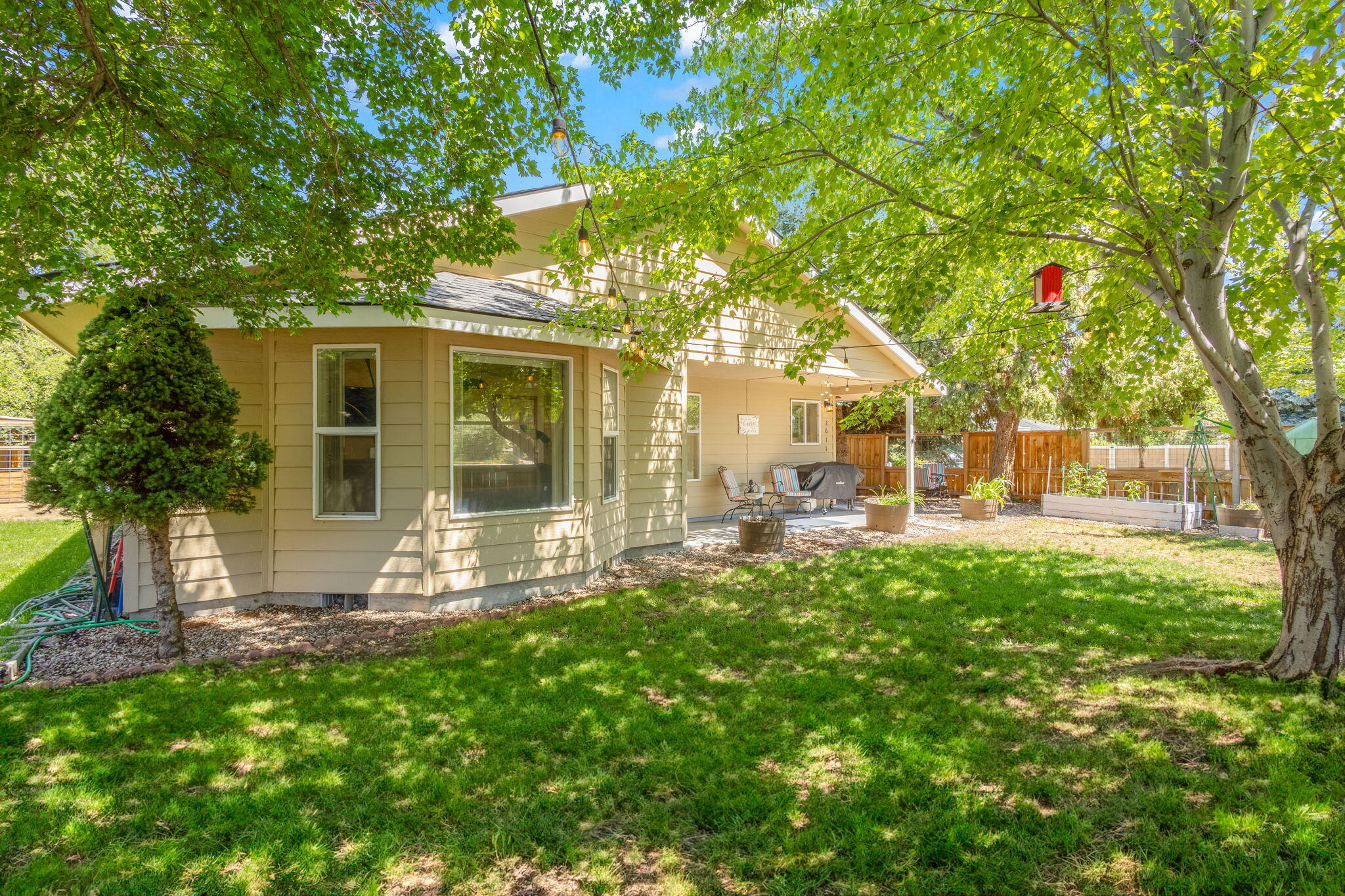 2611 SW Salmon Avenue