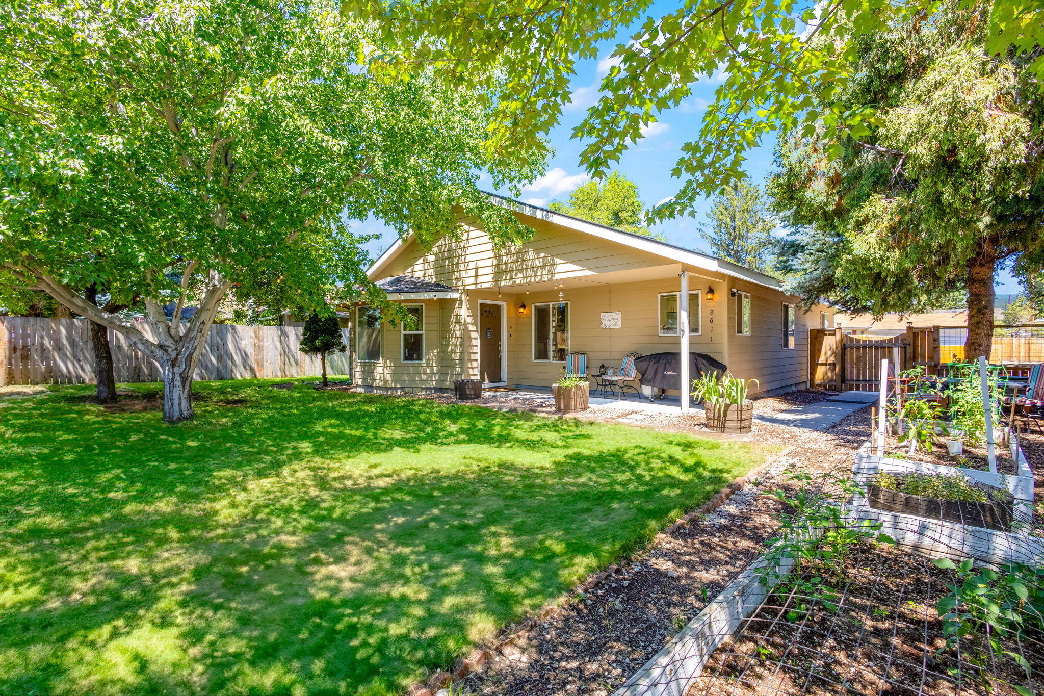 2611 SW Salmon Avenue