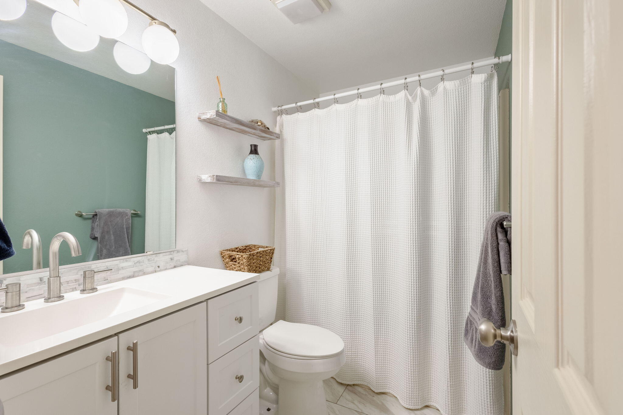 2611 SW Salmon Avenue