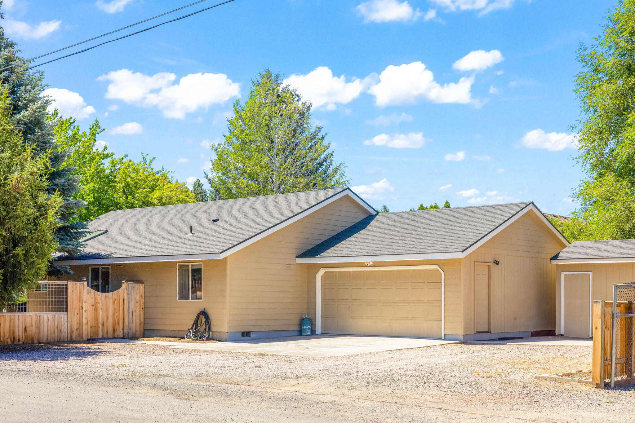 2611 SW Salmon Avenue