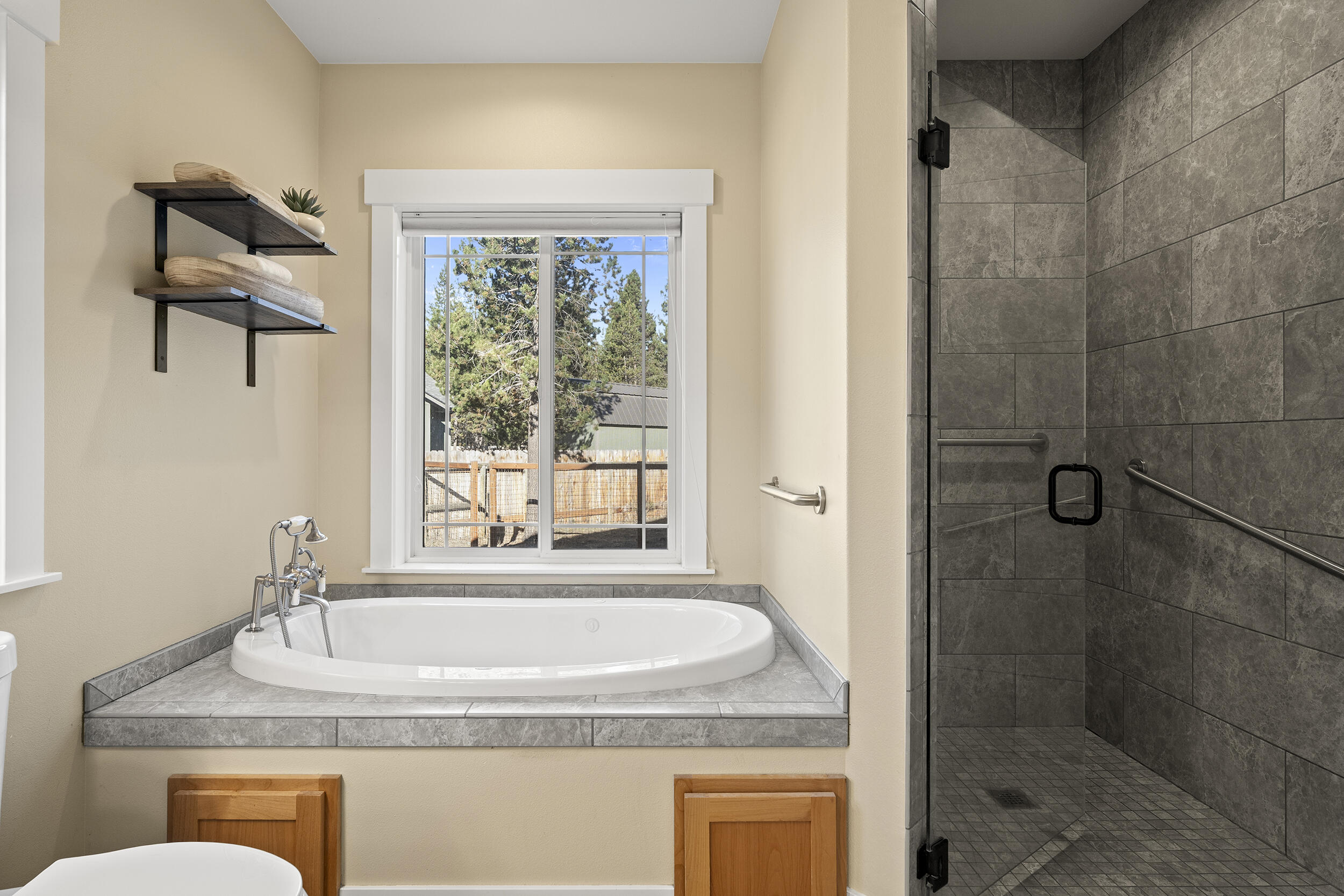 16161 Dyke Road, La Pine