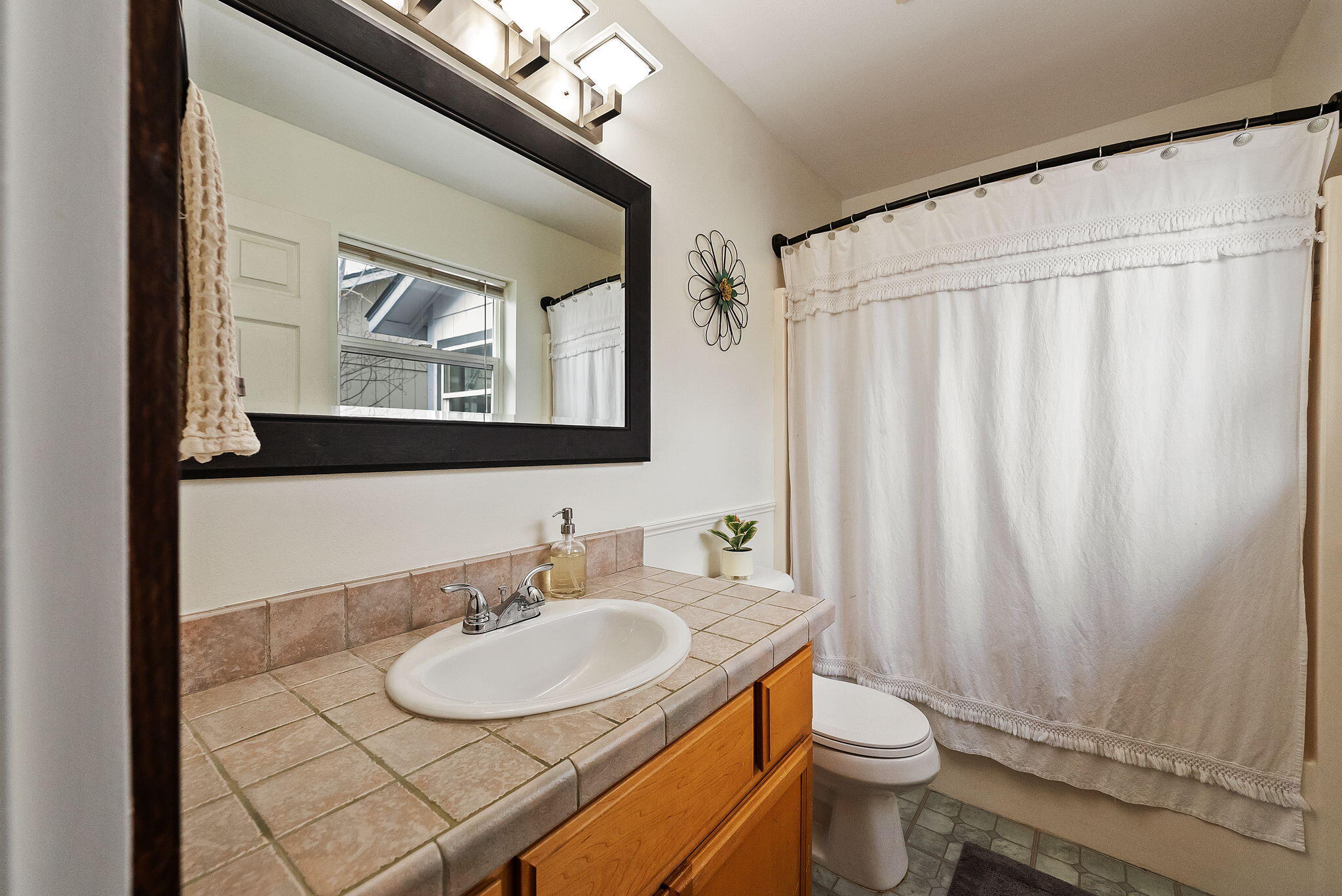 21387 Starling Drive