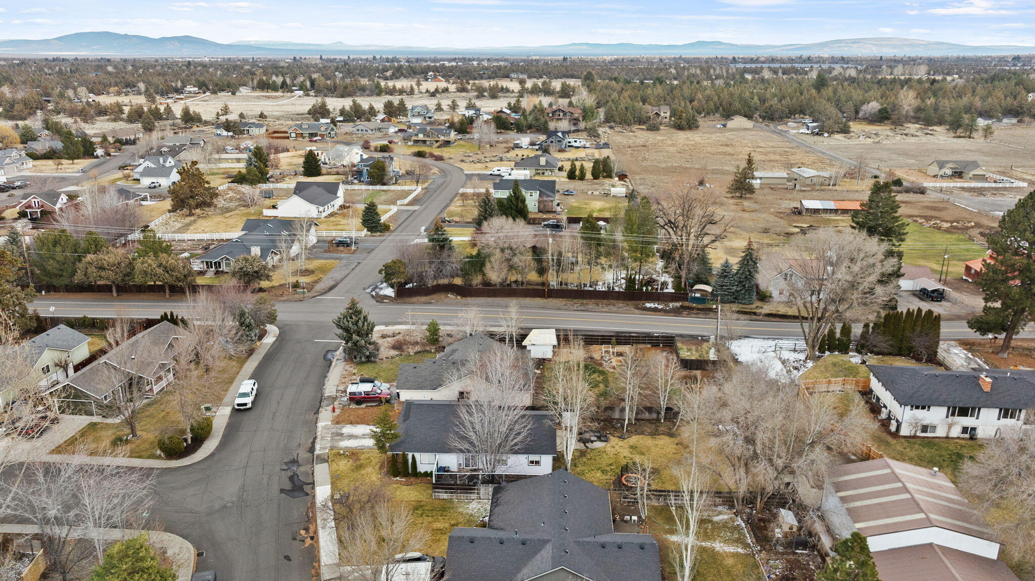 21387 Starling Drive