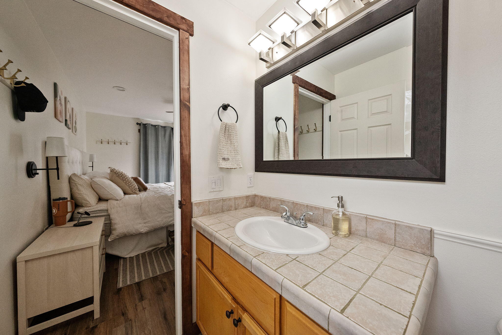 21387 Starling Drive