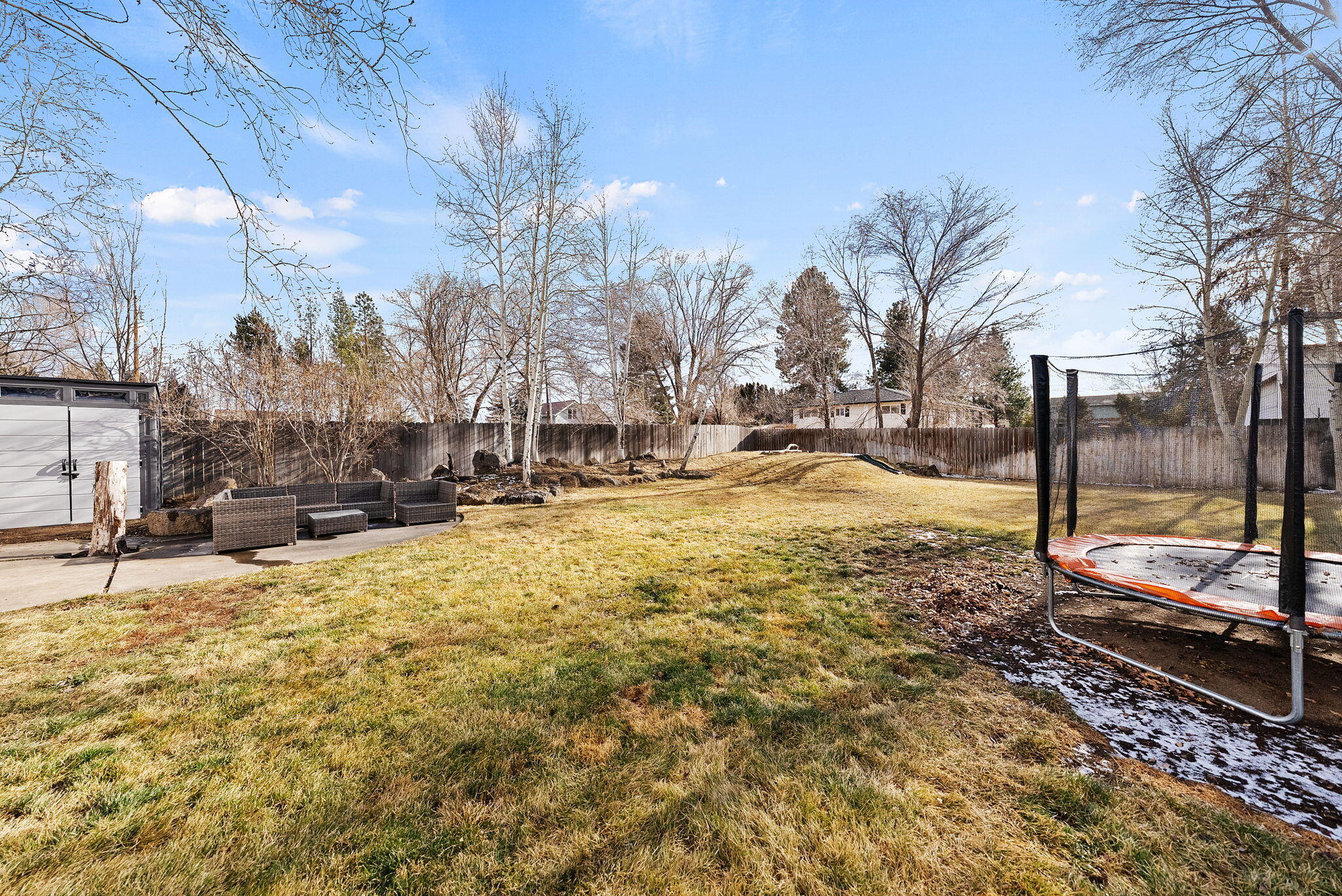 21387 Starling Drive