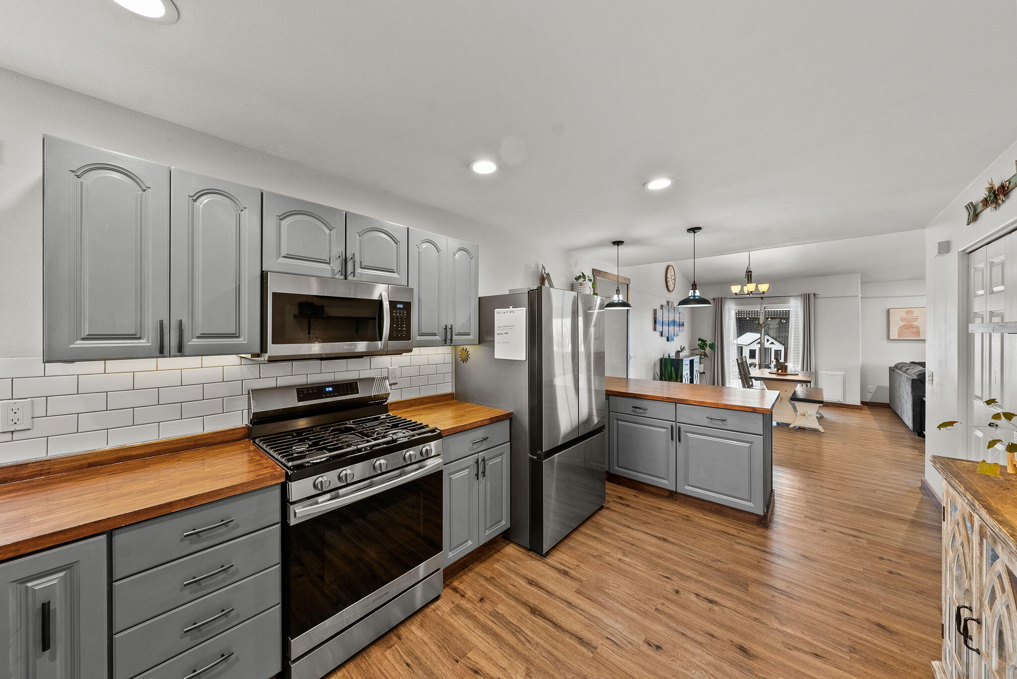 21387 Starling Drive