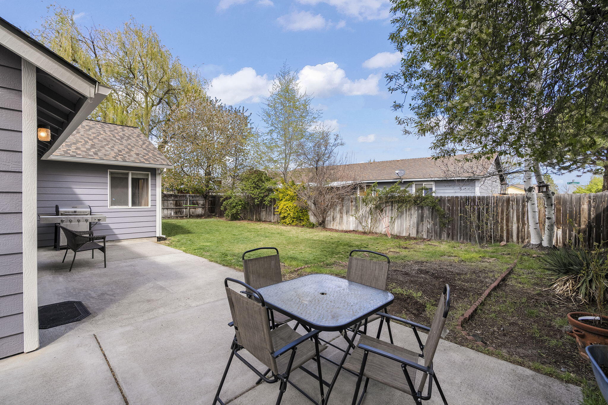 2813 SW Volcano