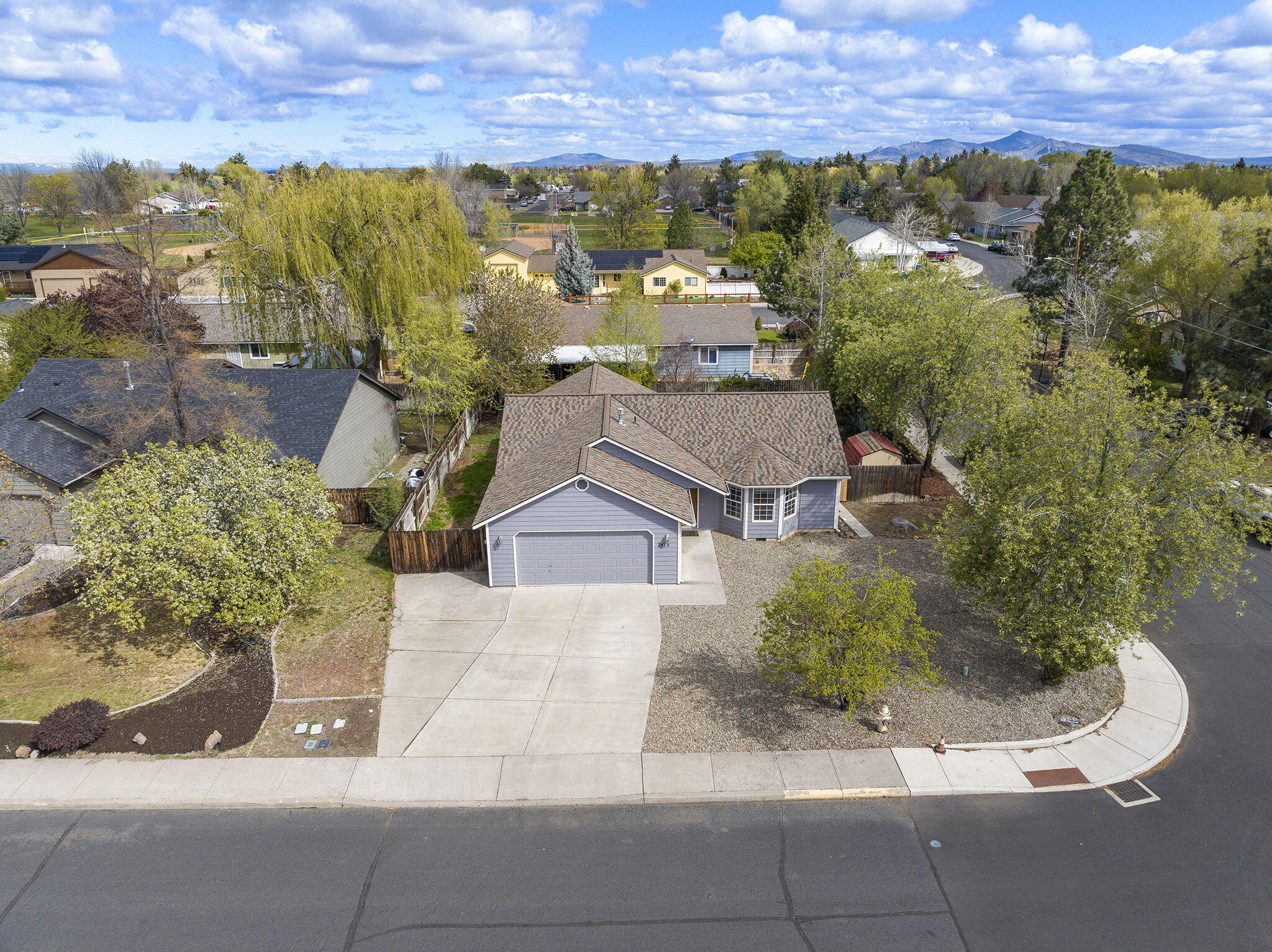 2813 SW Volcano
