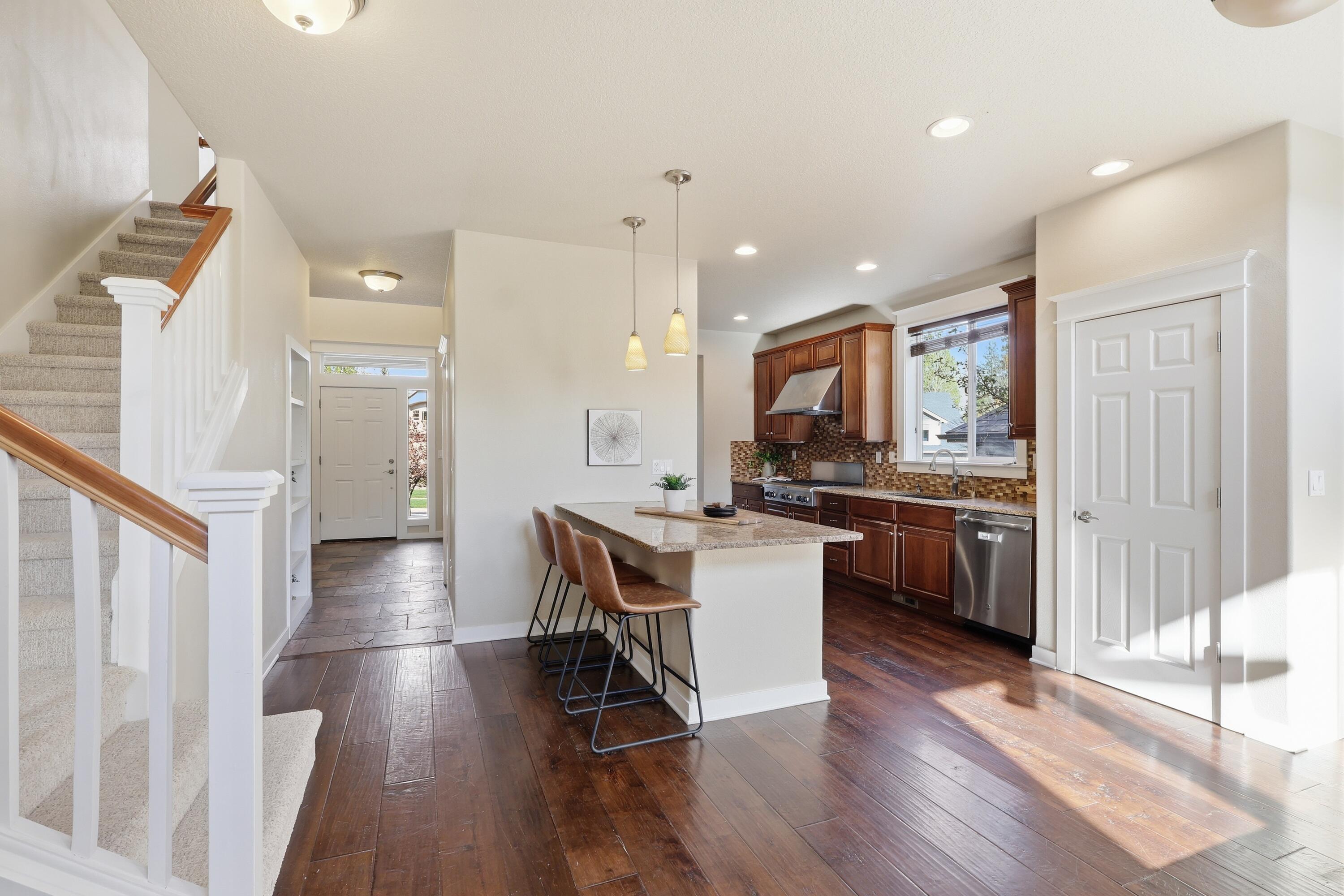19530 Hollygrape Street