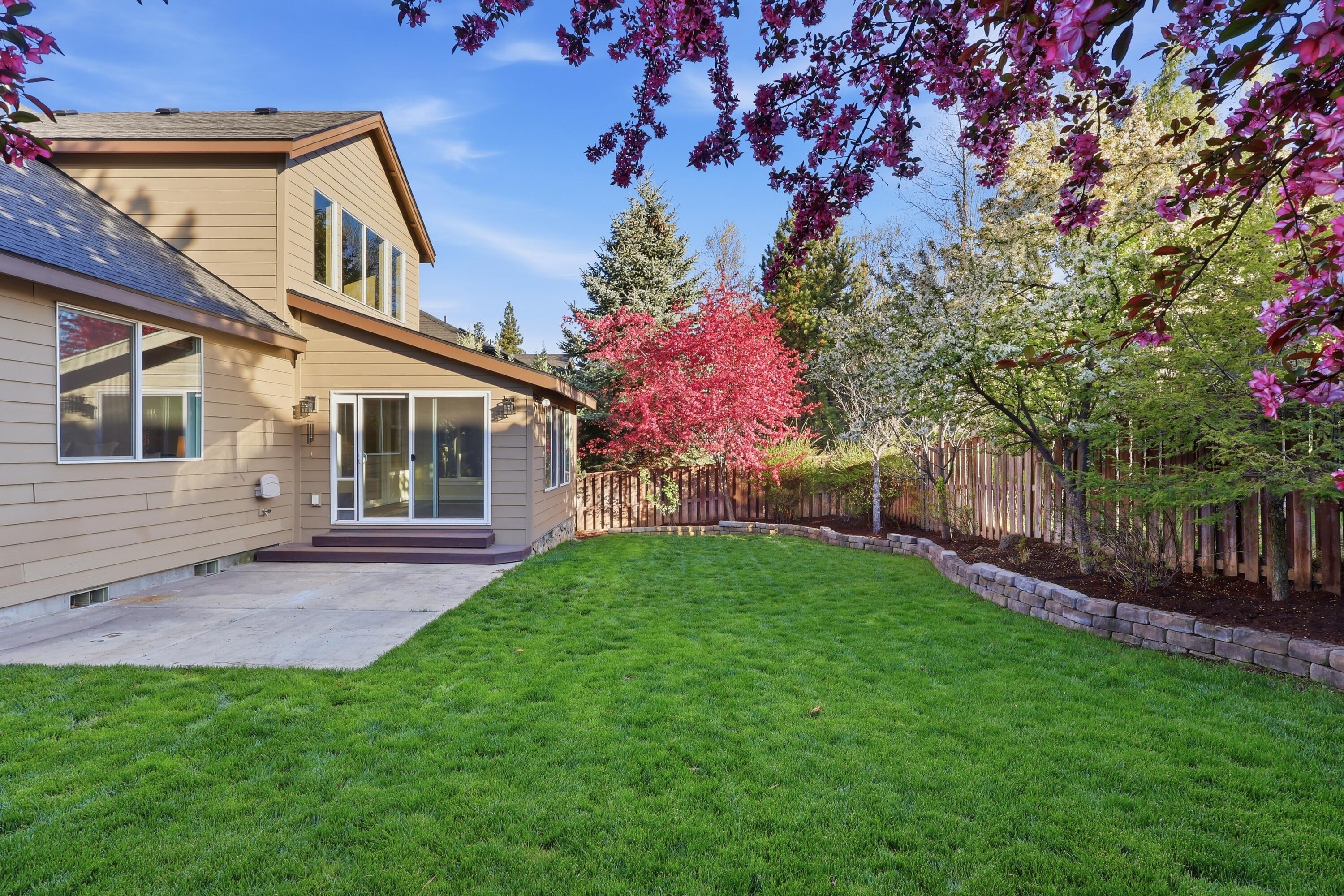 19530 Hollygrape Street