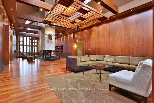 4090 Living Arts Drive 1206