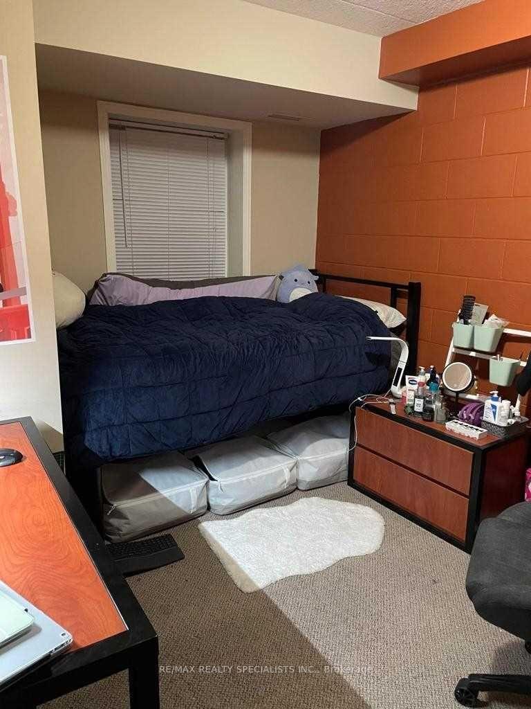 261 Lester Street 101