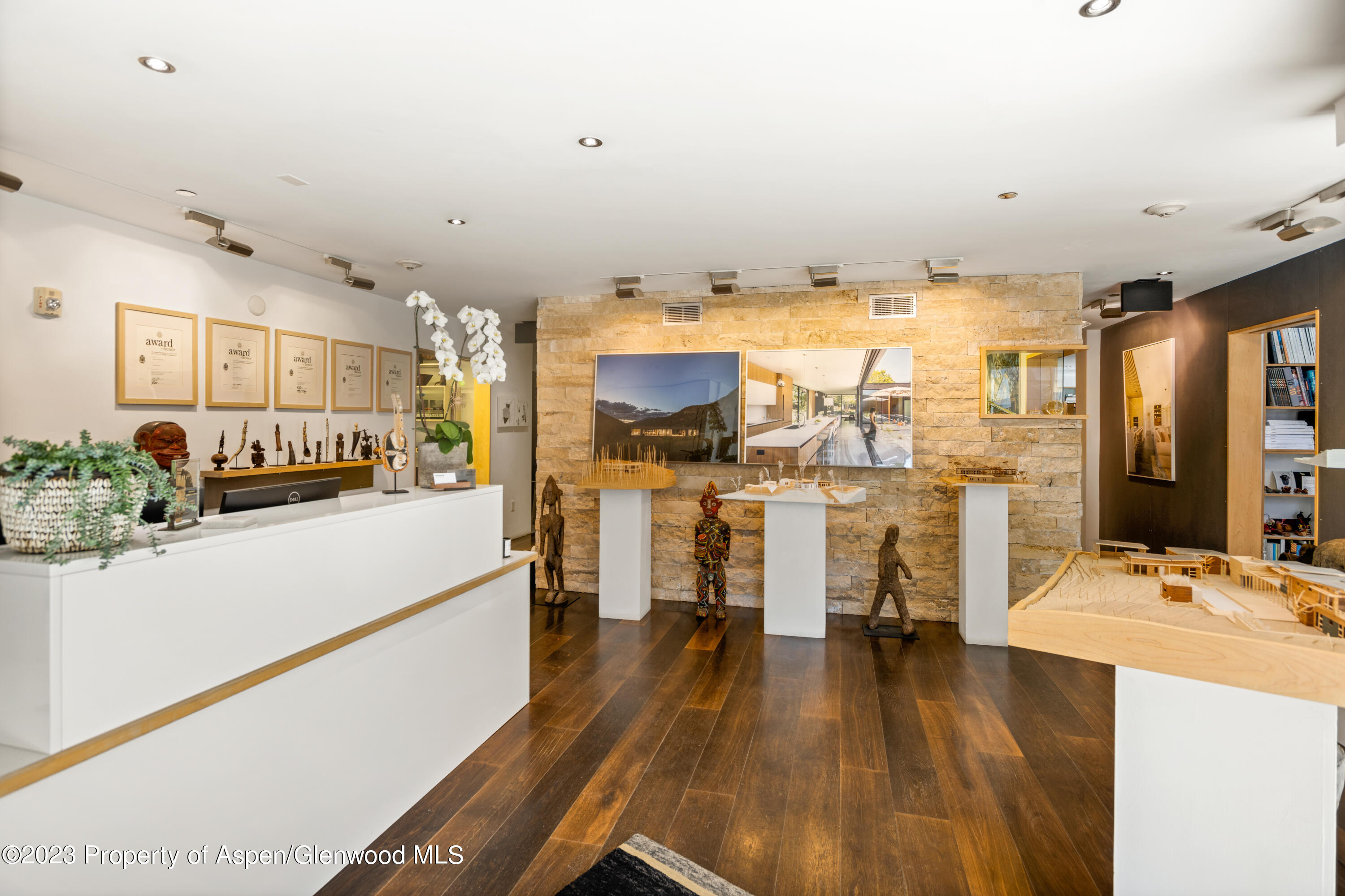 501 Rio Grande Place, 104