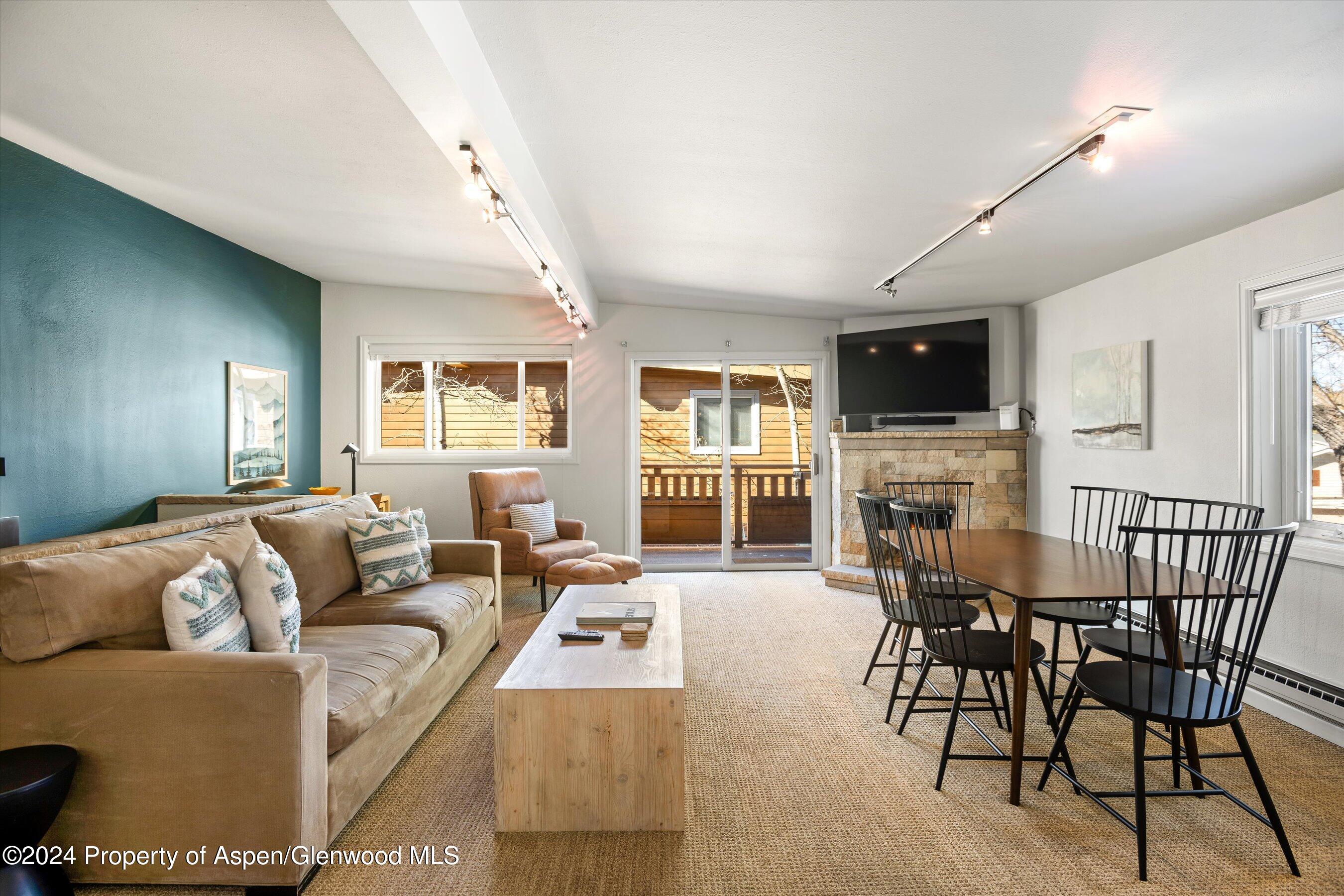 805 E Cooper Avenue, 12