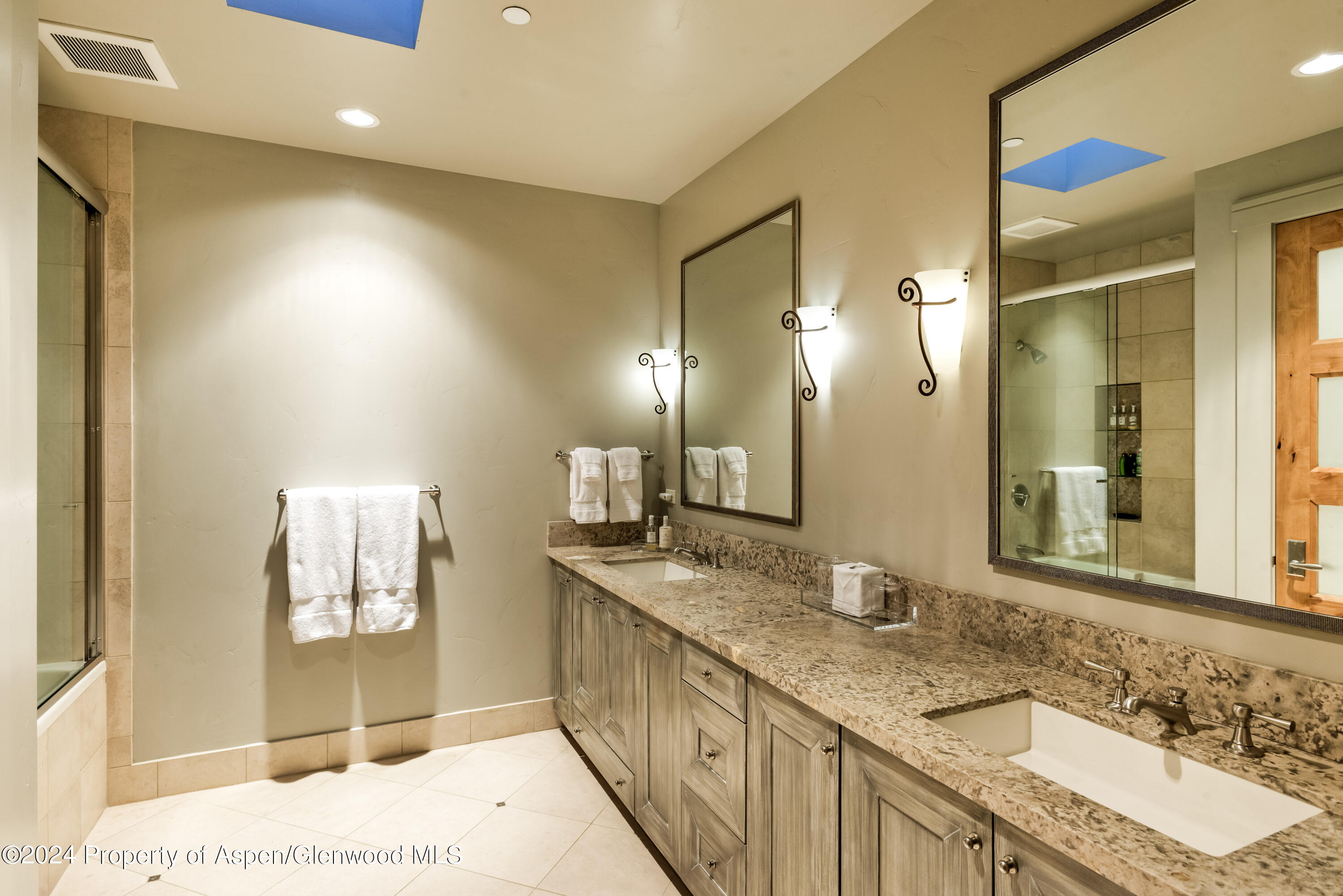 501 Rio Grande Place, Unit 204