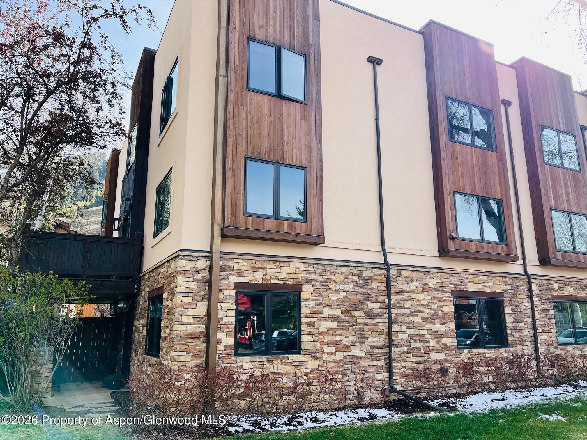 119 E Cooper Avenue, #27