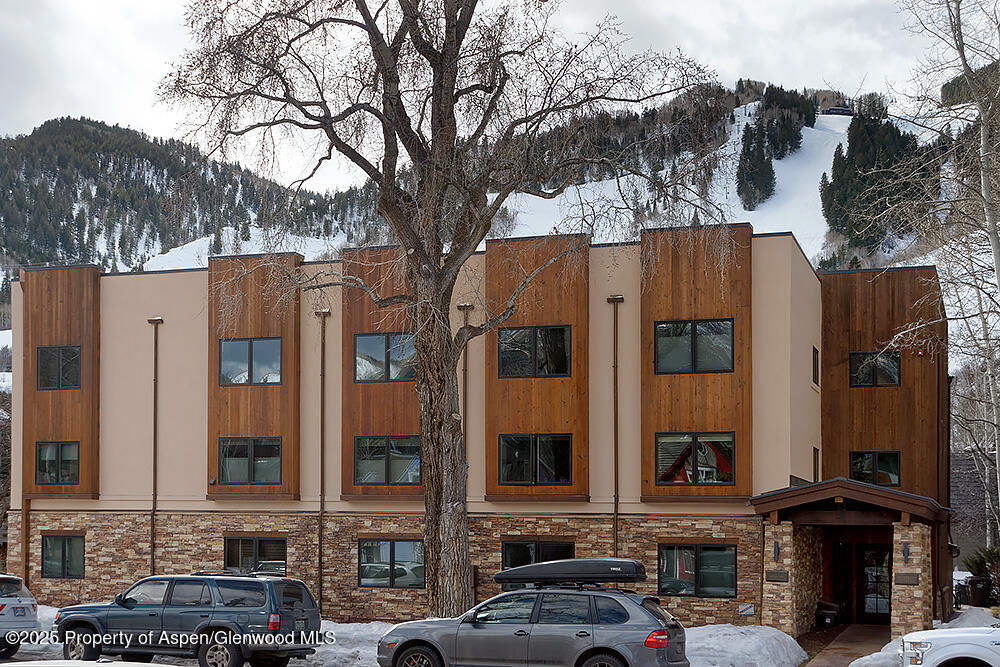119 E Cooper Avenue, #27