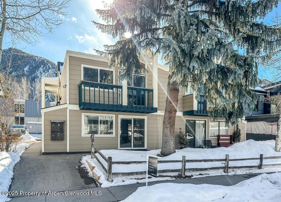 915 E HOPKINS Avenue, 4